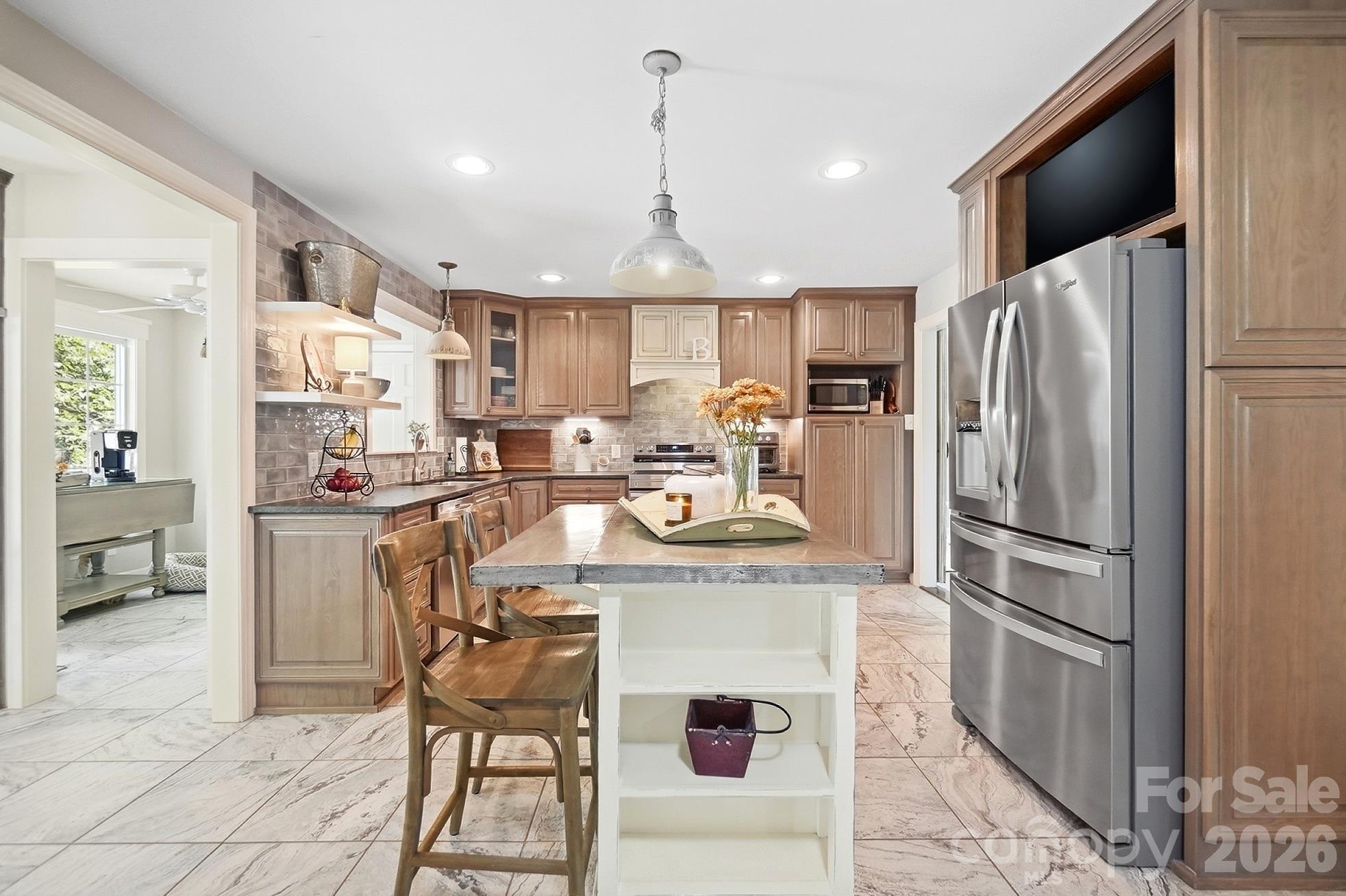 main property photo 9
