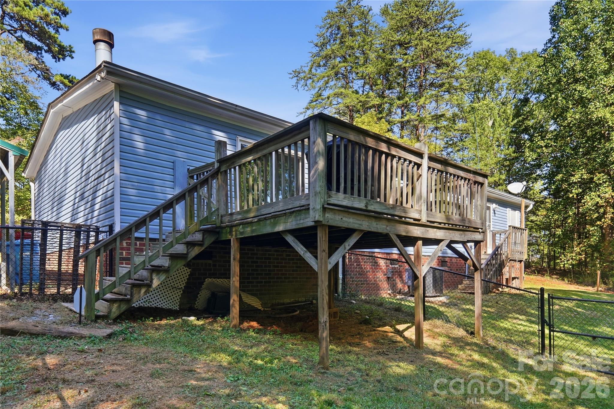 main property photo 30