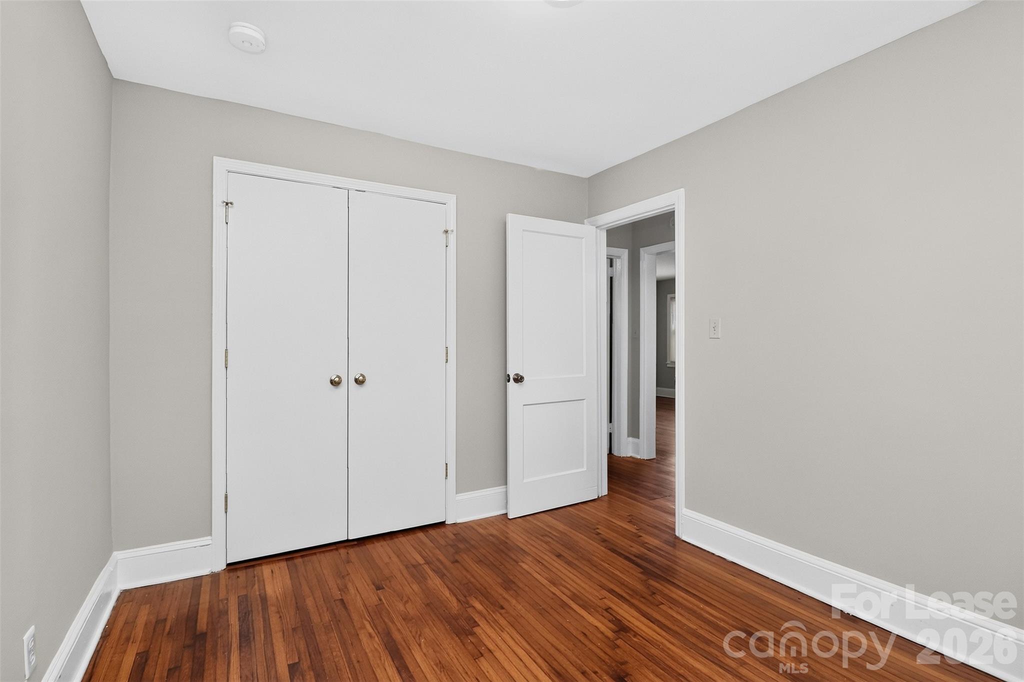 property viewer photo 25