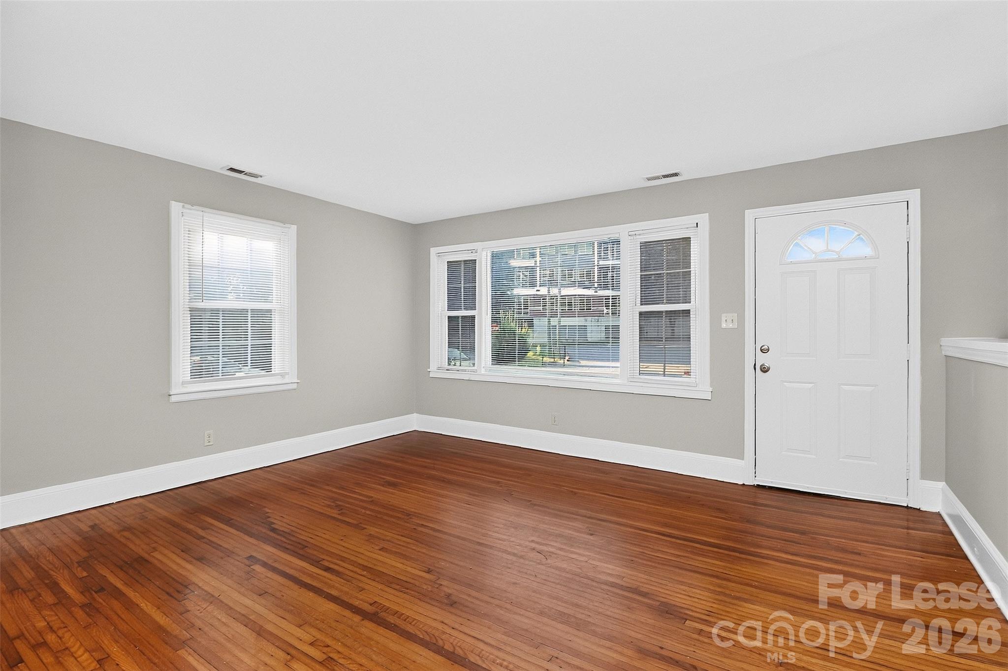 property viewer photo 3