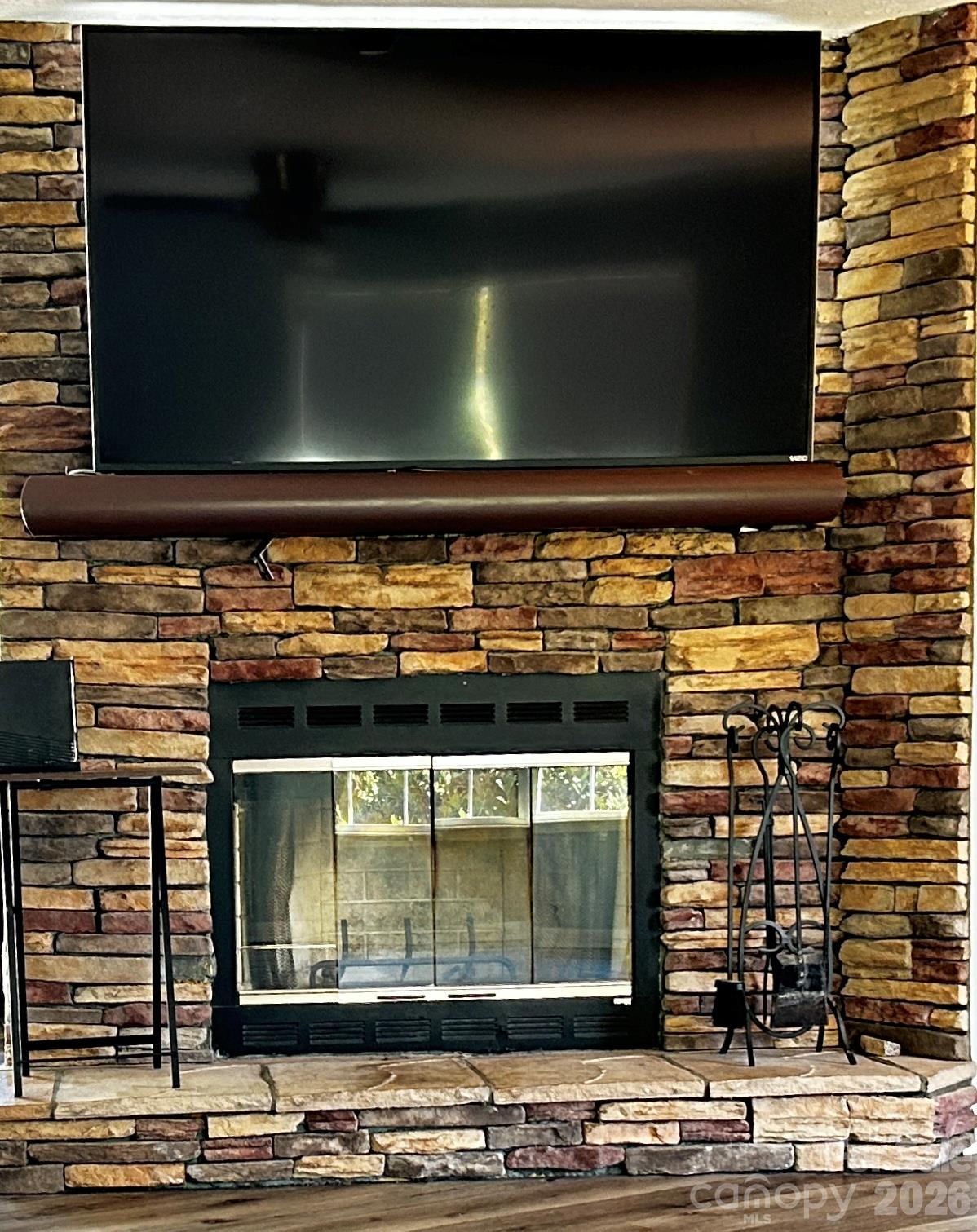 main property photo 8