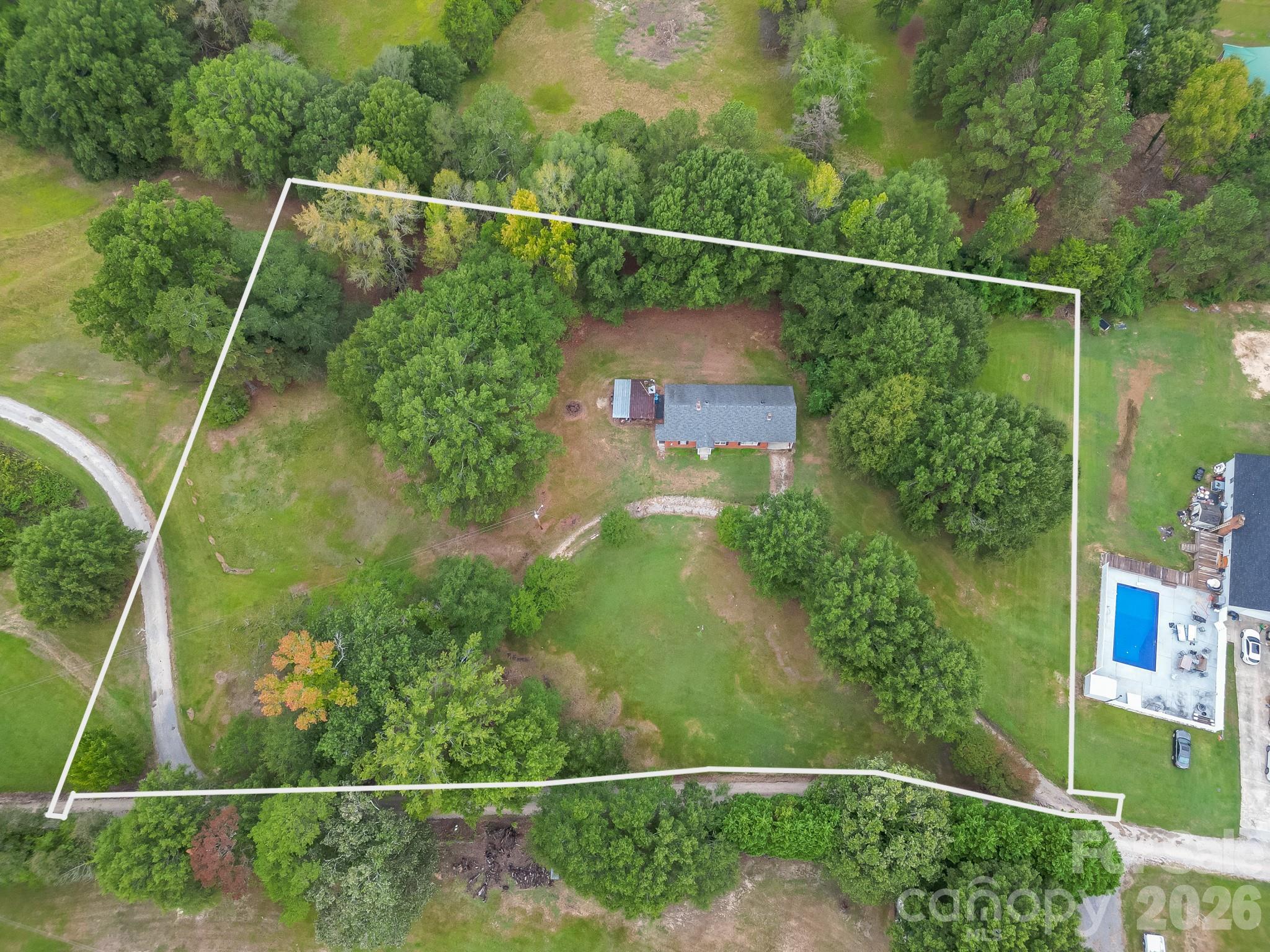 main property photo 40