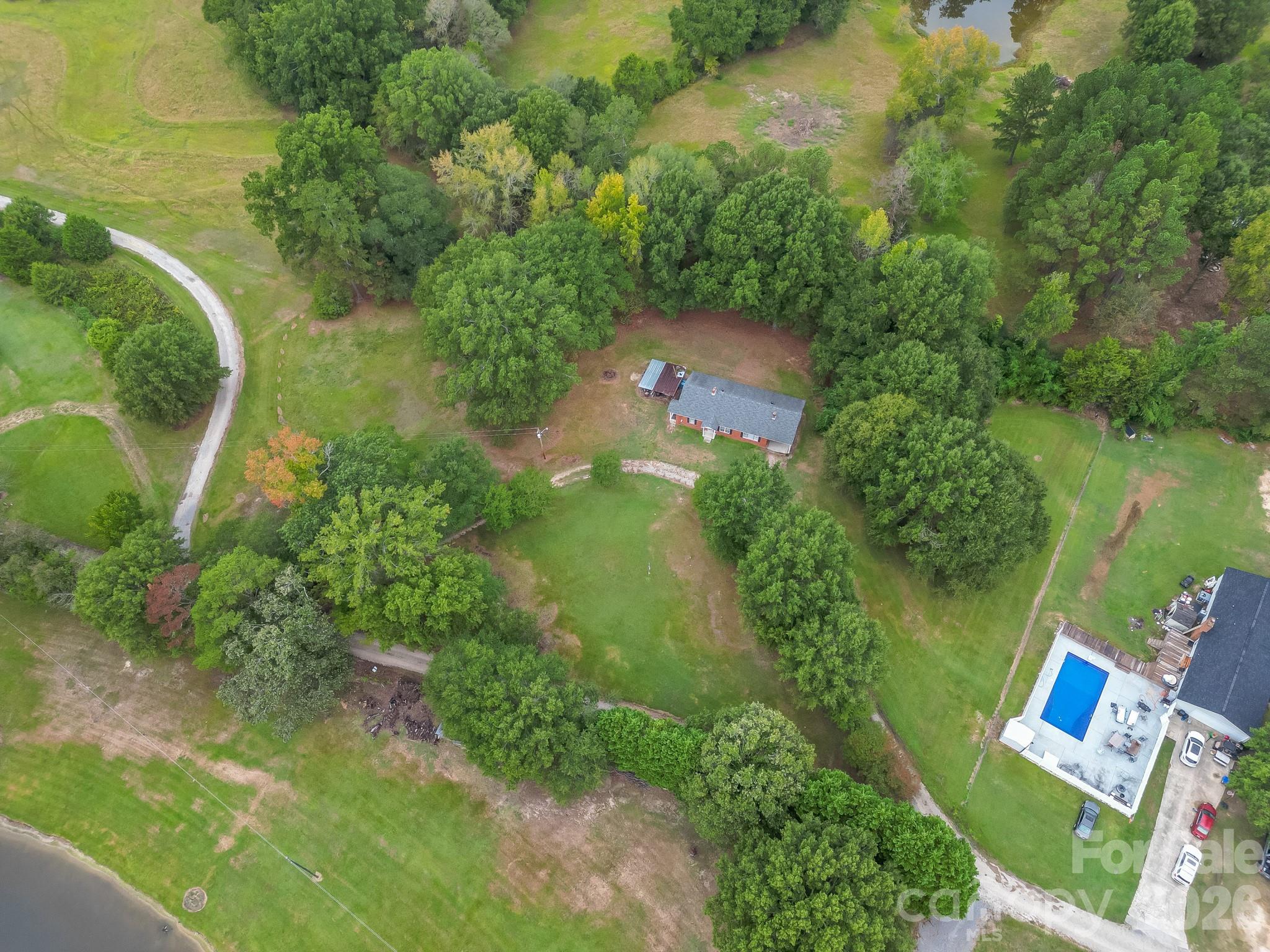 main property photo 6