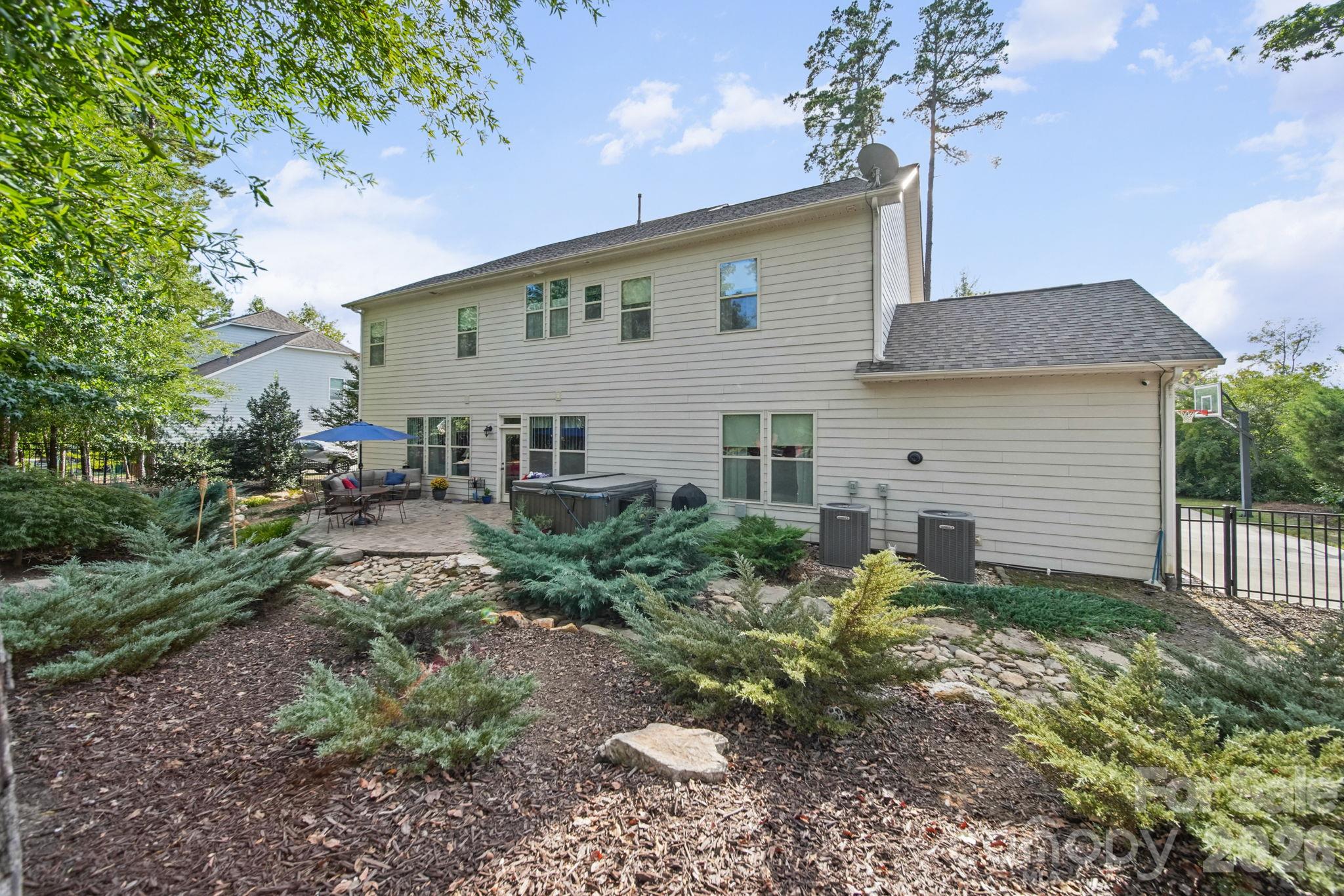 main property photo 41