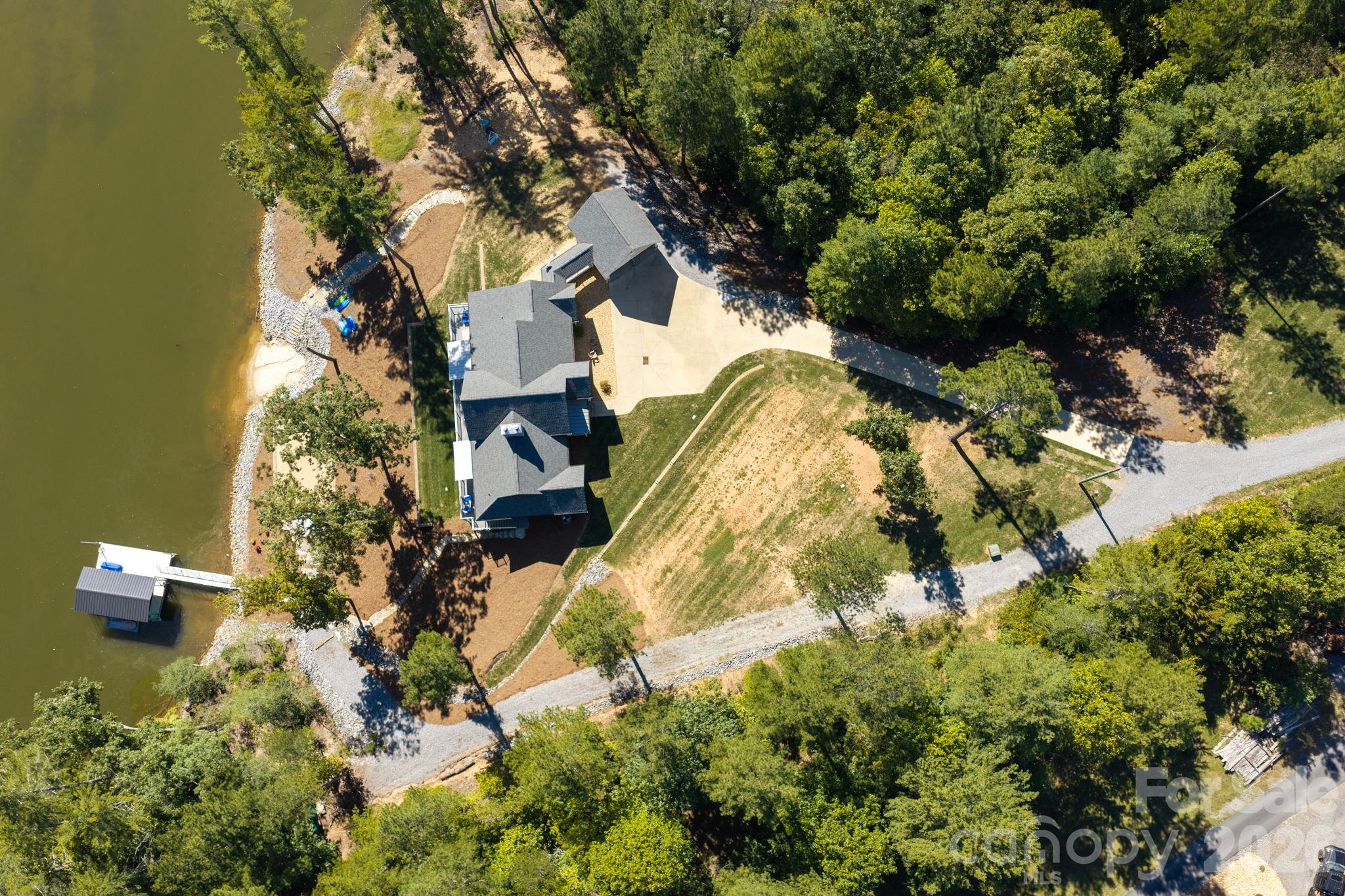 main property photo 41