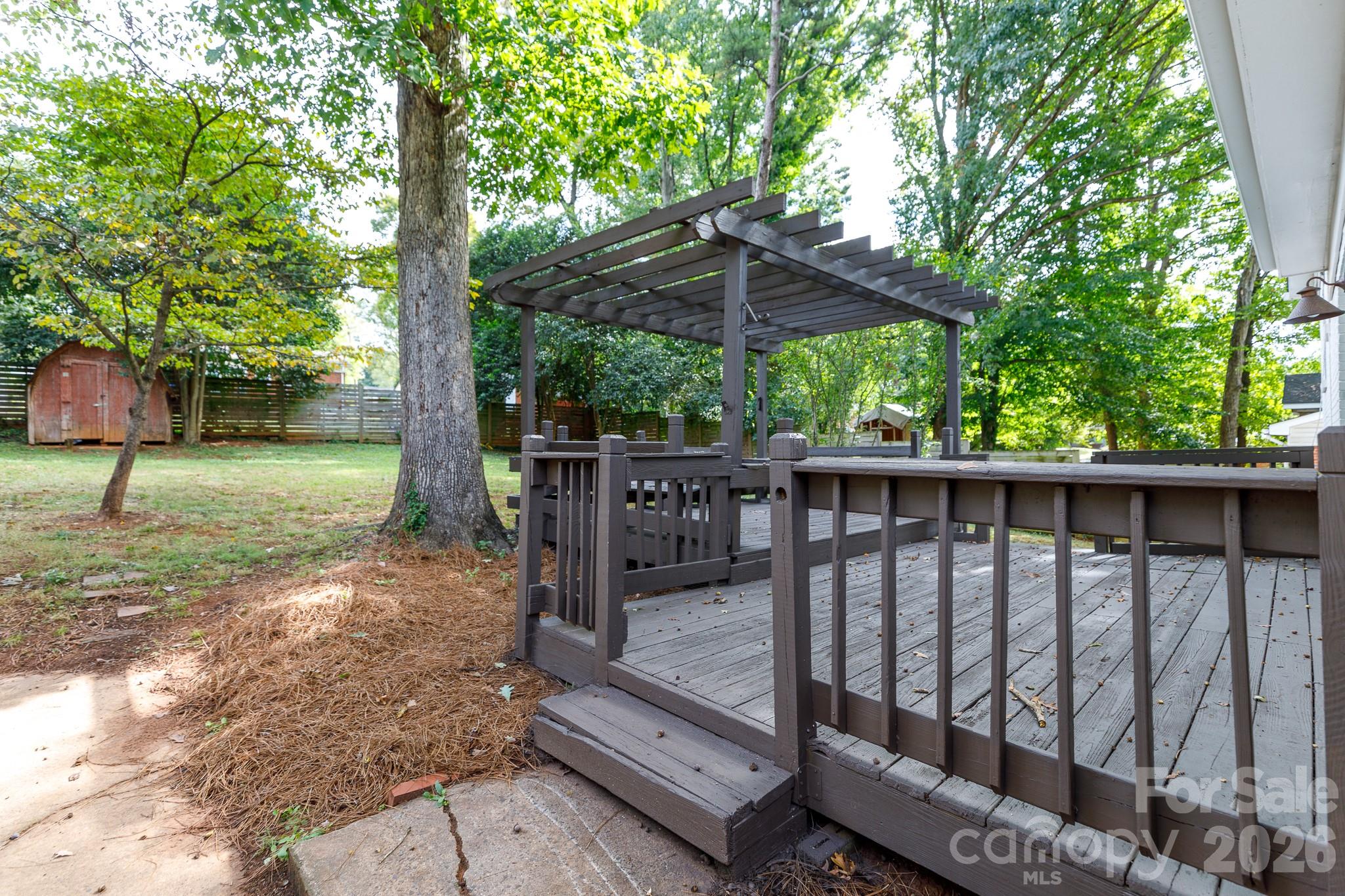 main property photo 28