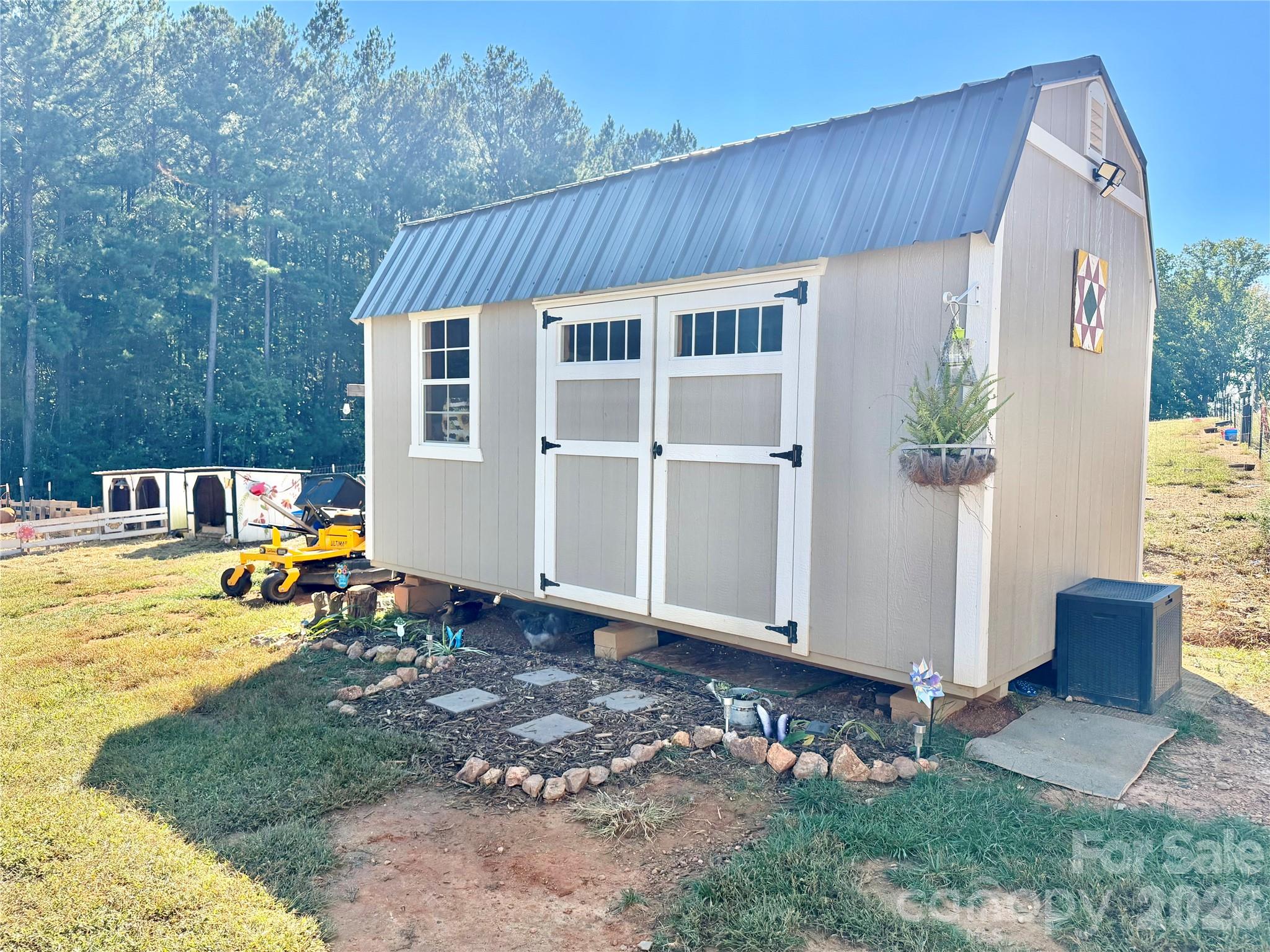 main property photo 29