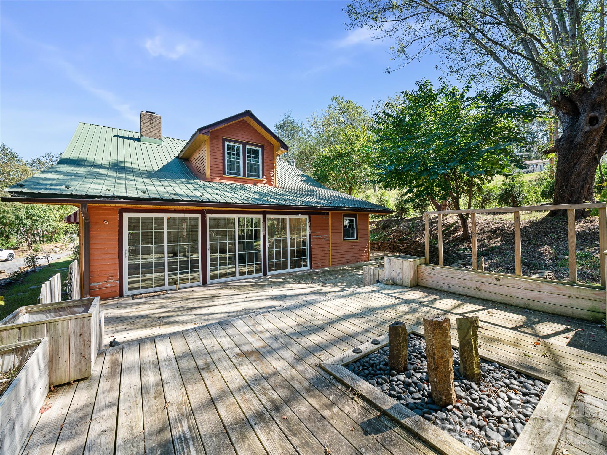 main property photo 30