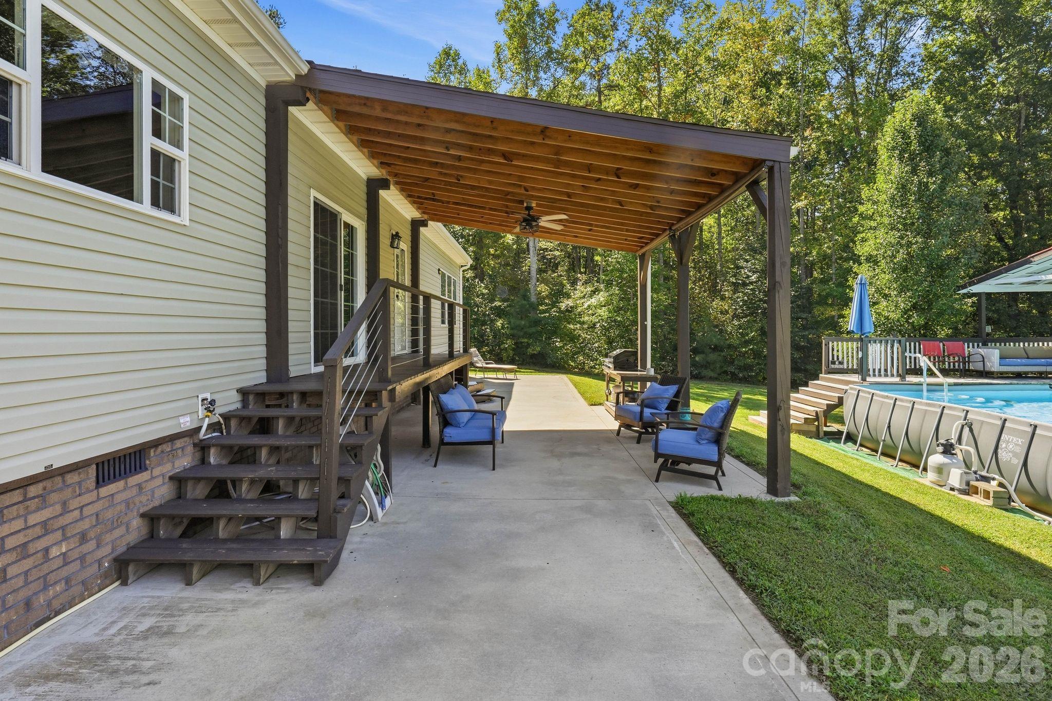 main property photo 33