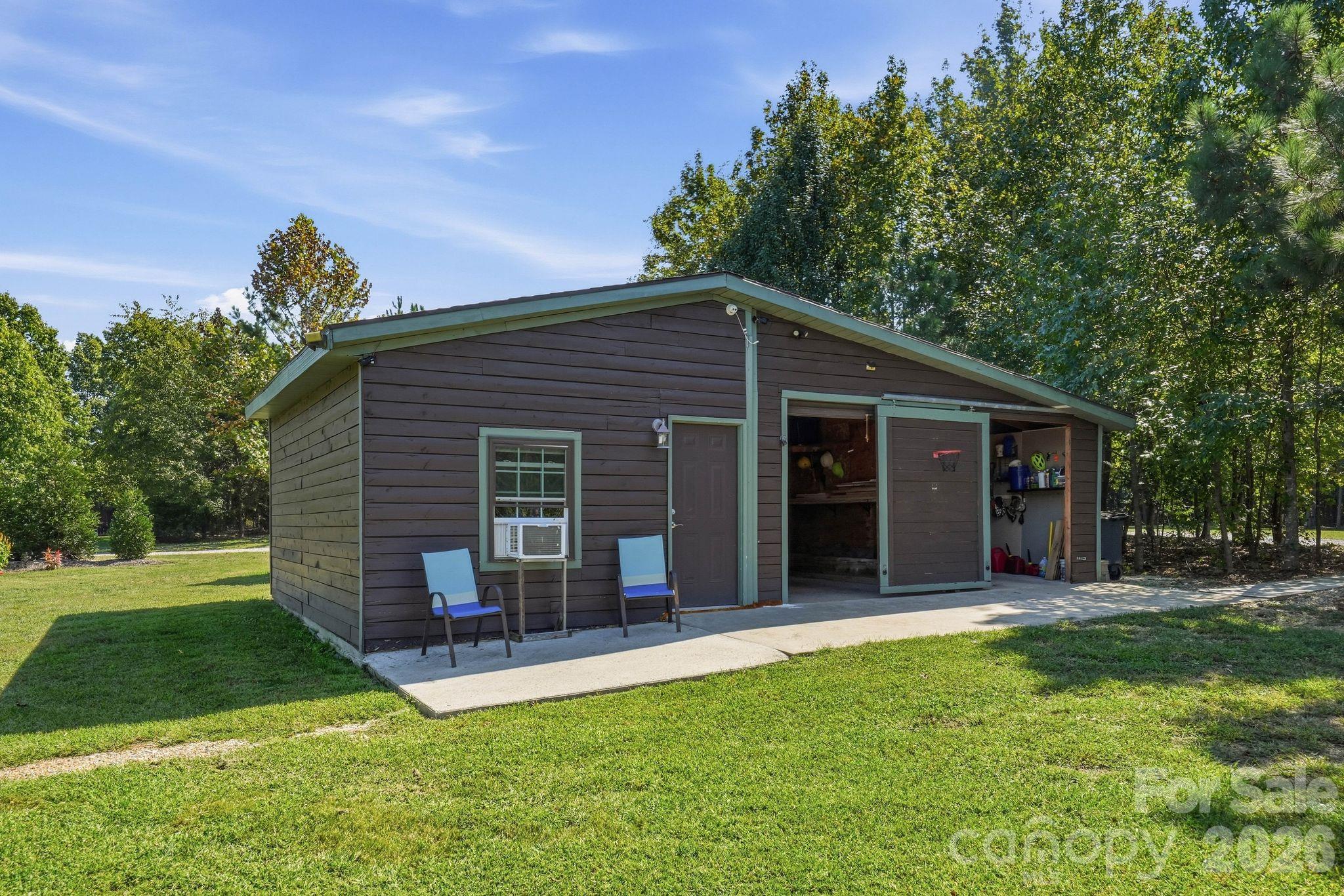 main property photo 8