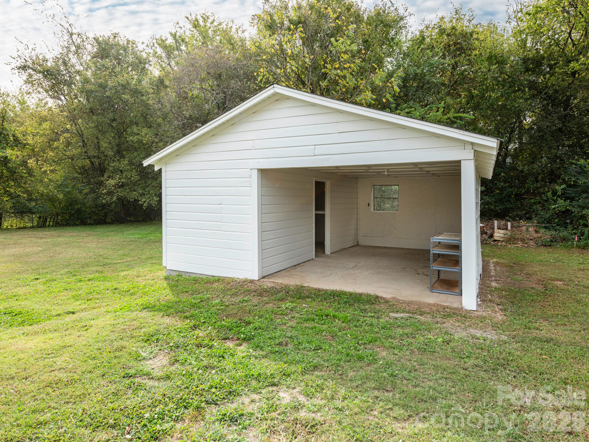 main property photo 11