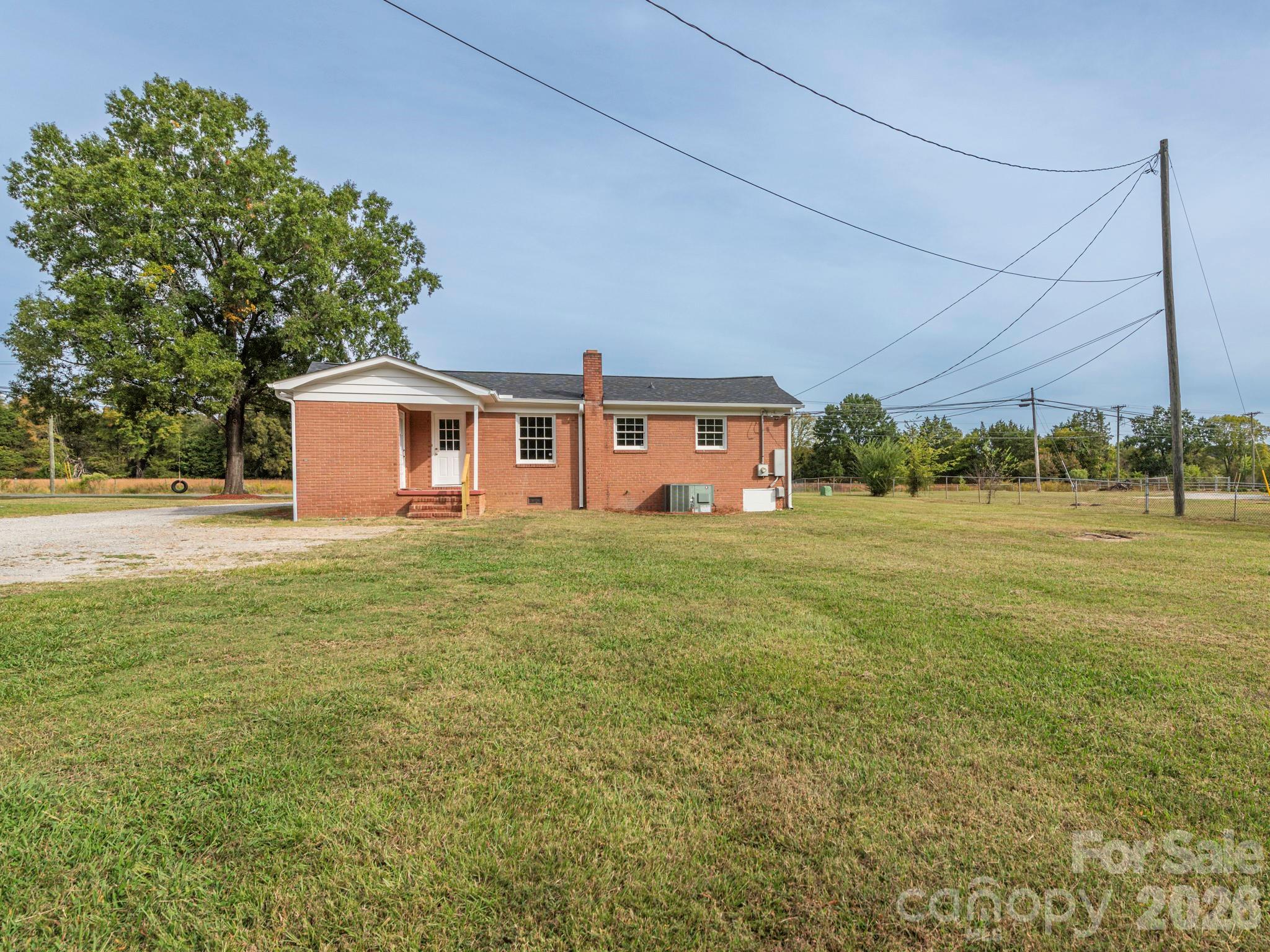 main property photo 12
