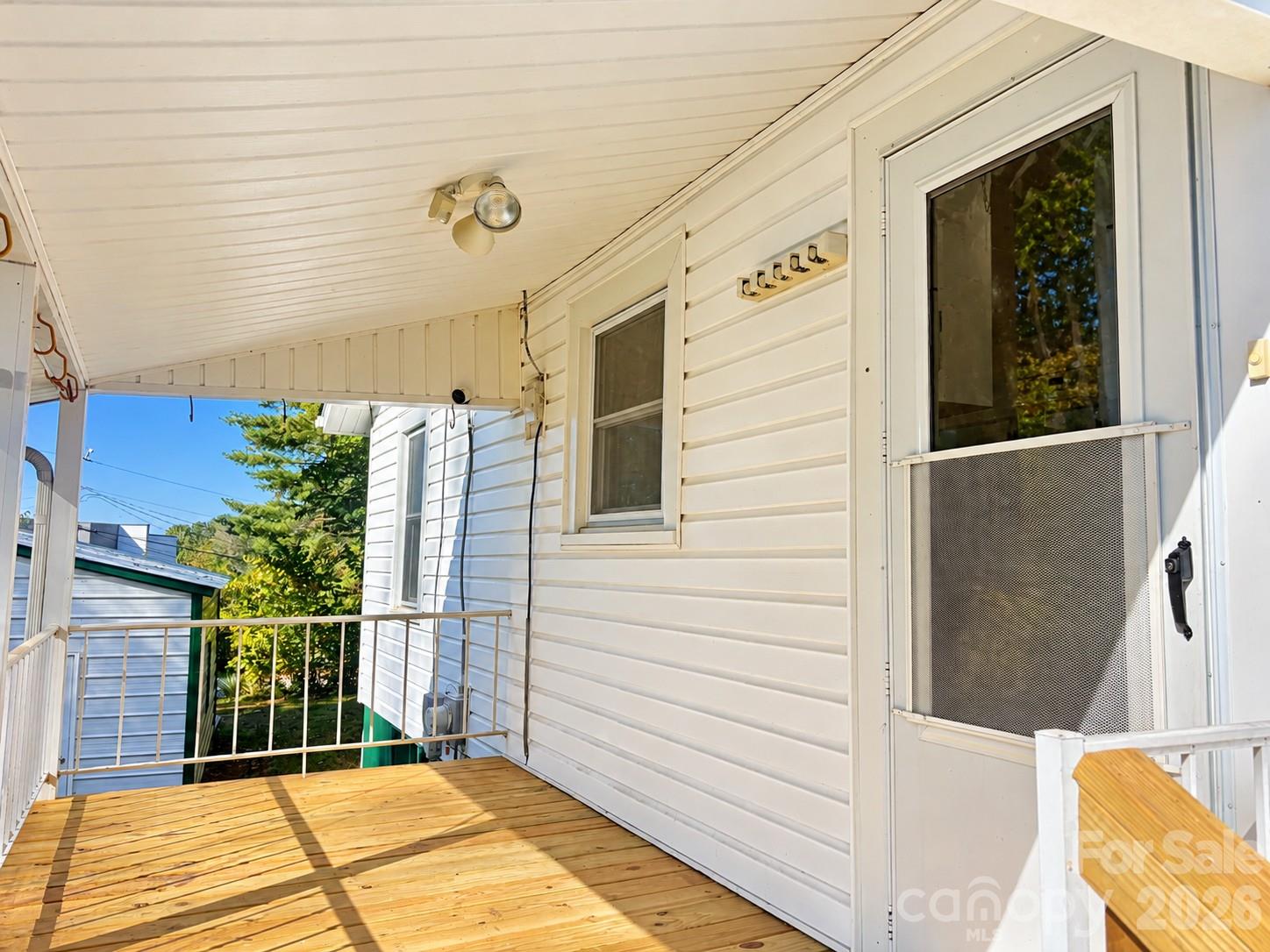 main property photo 13