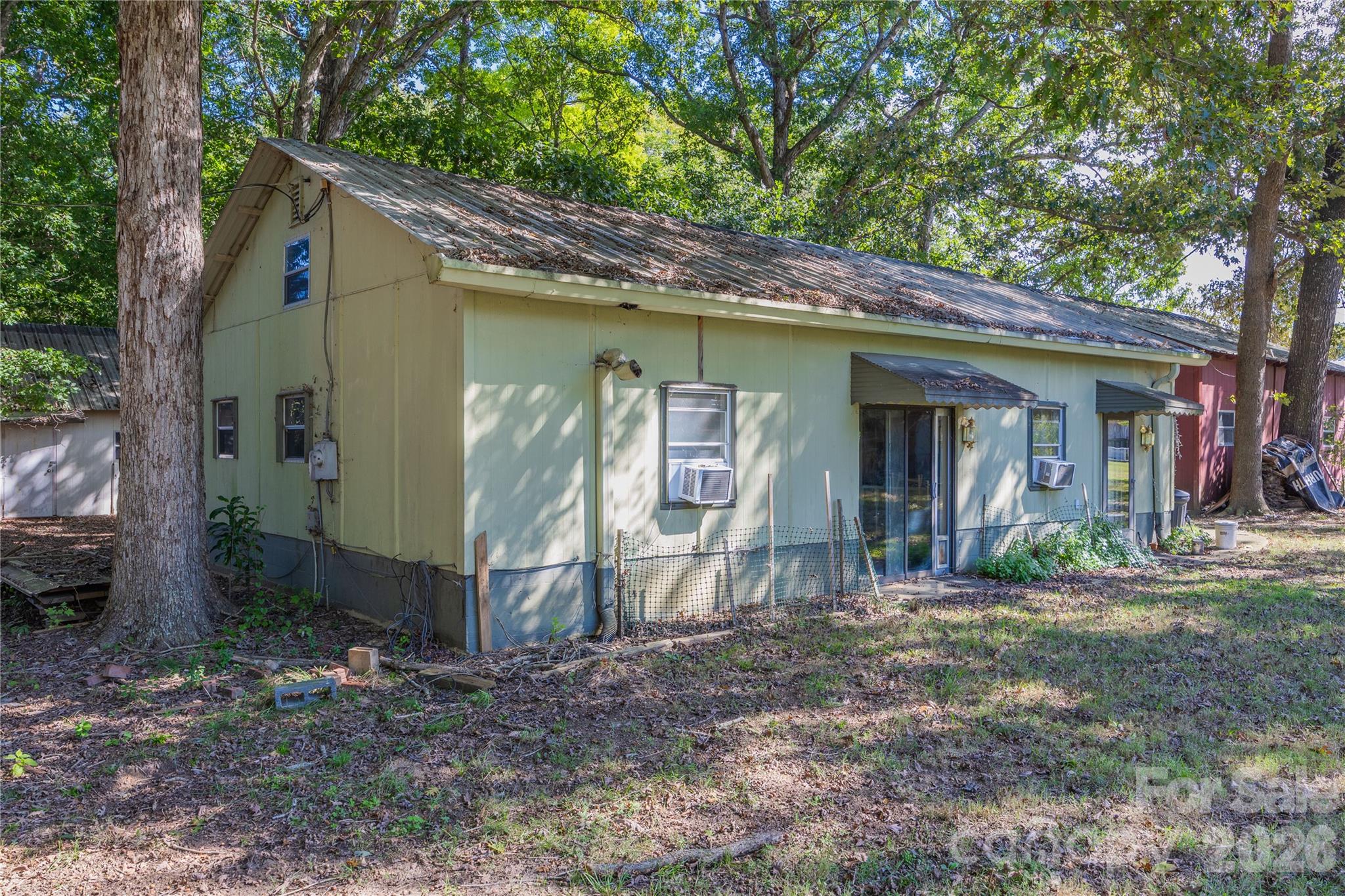main property photo 28