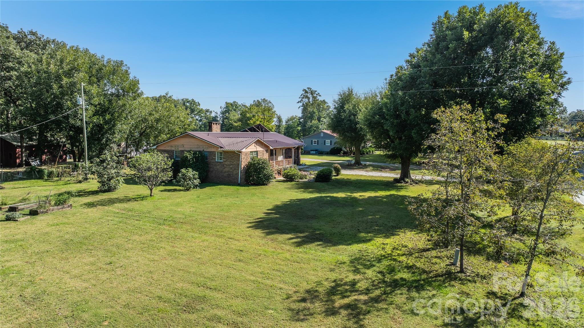 main property photo 32