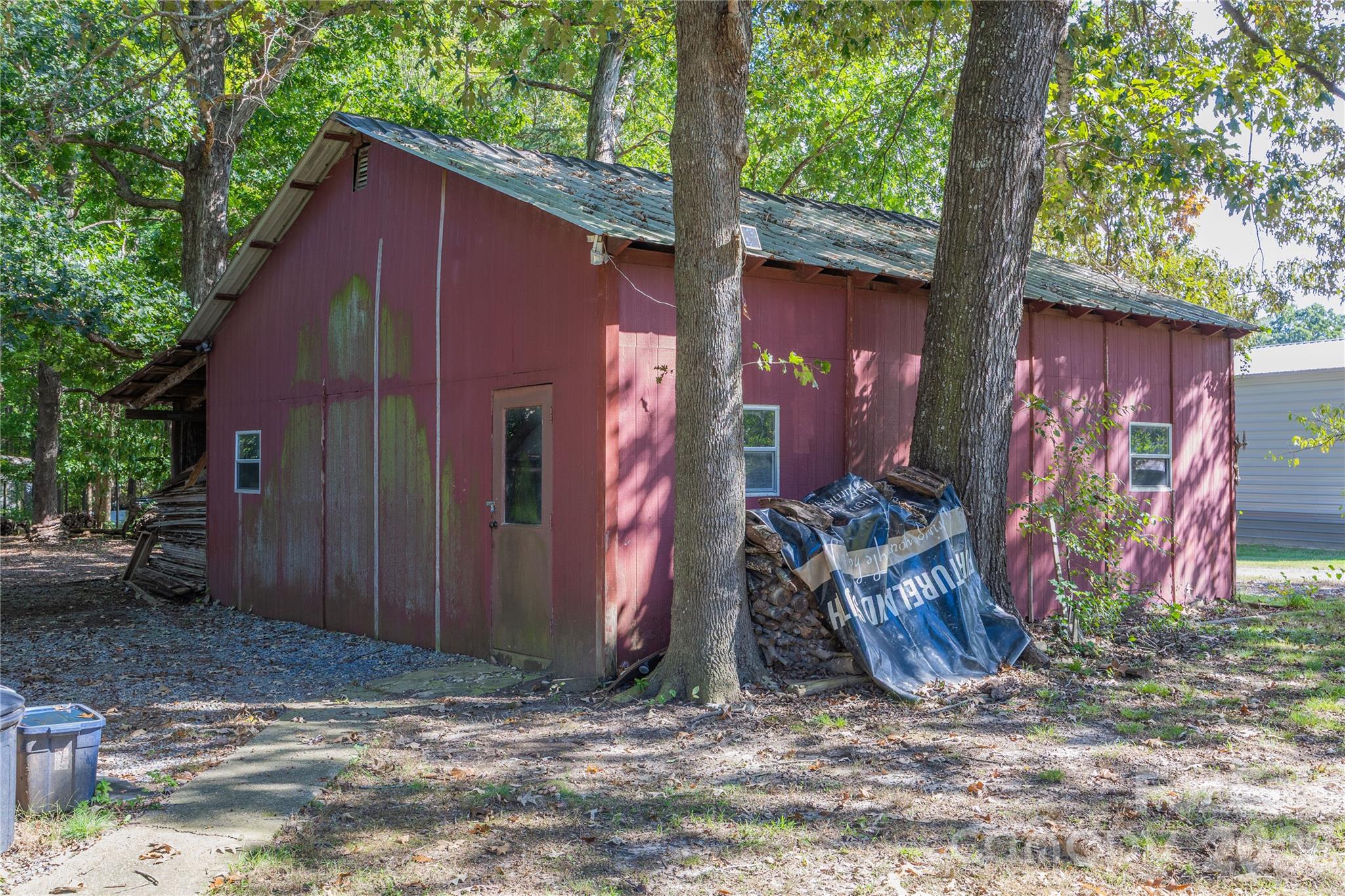 main property photo 36