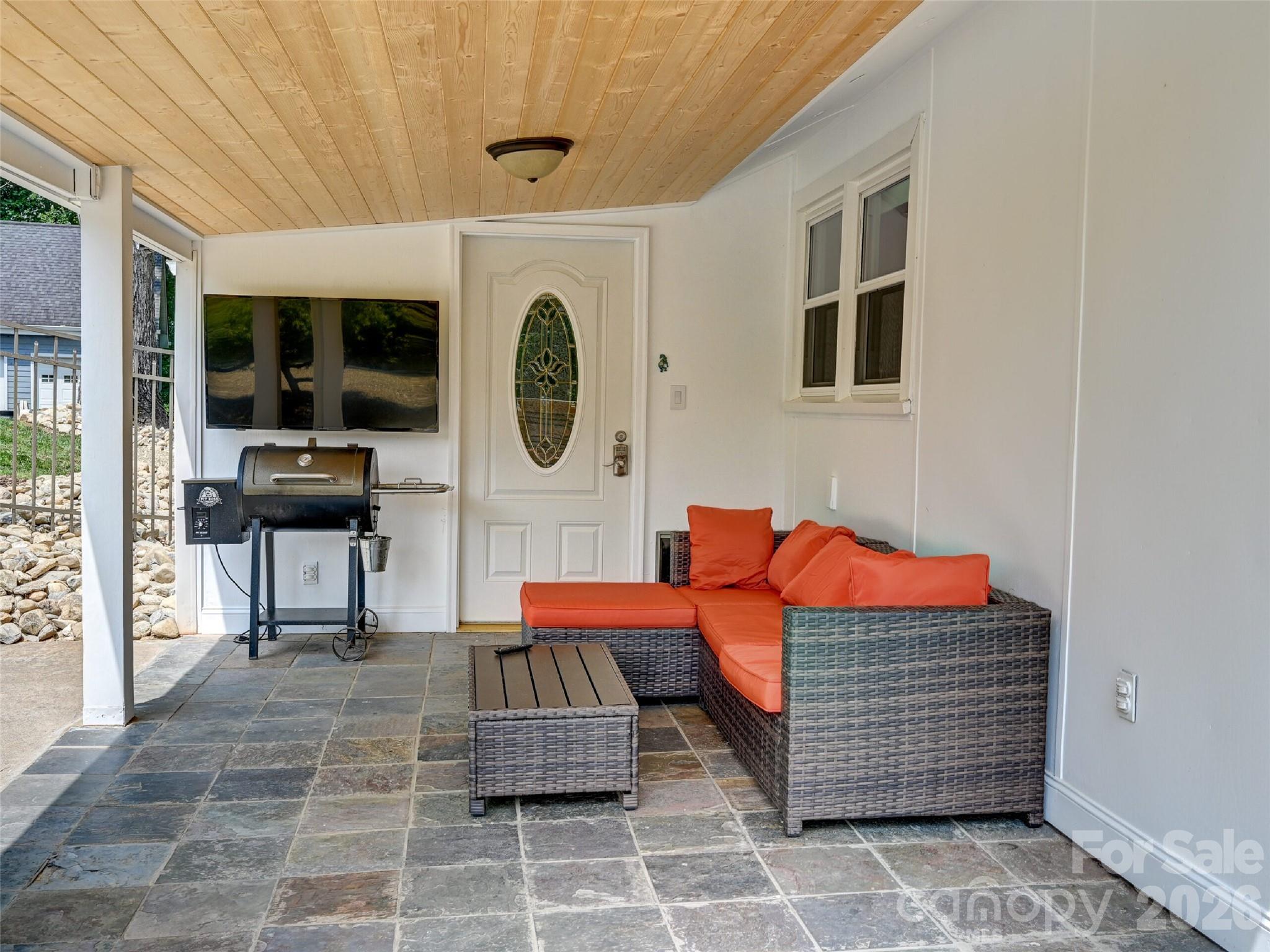 main property photo 27