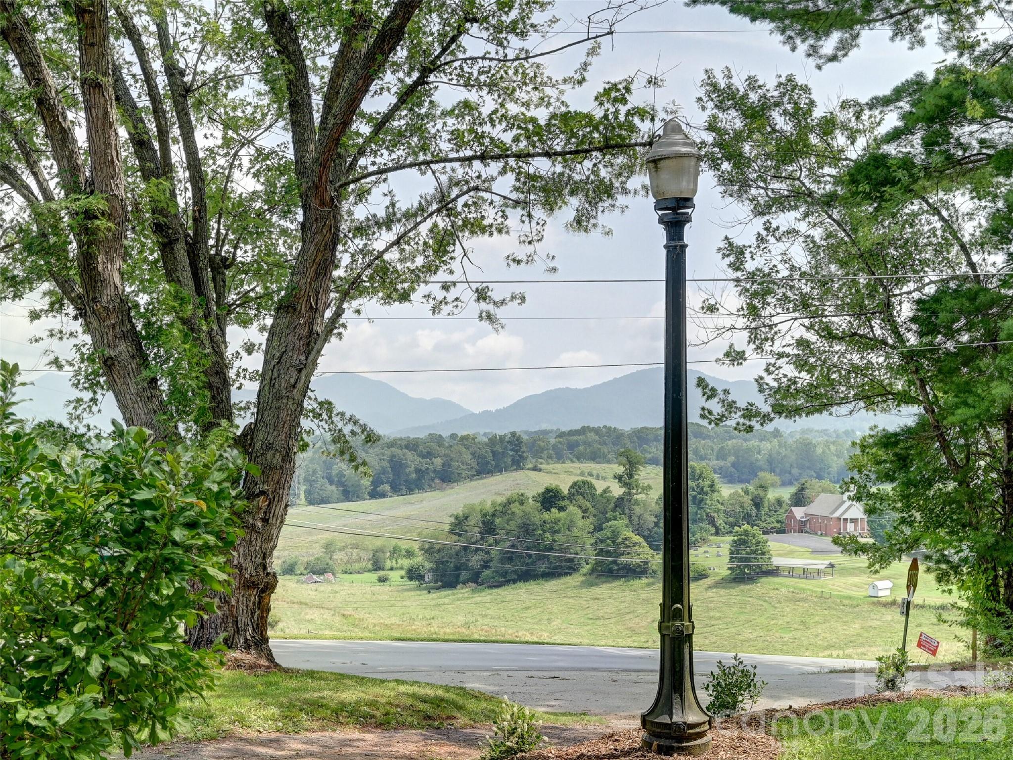main property photo 34
