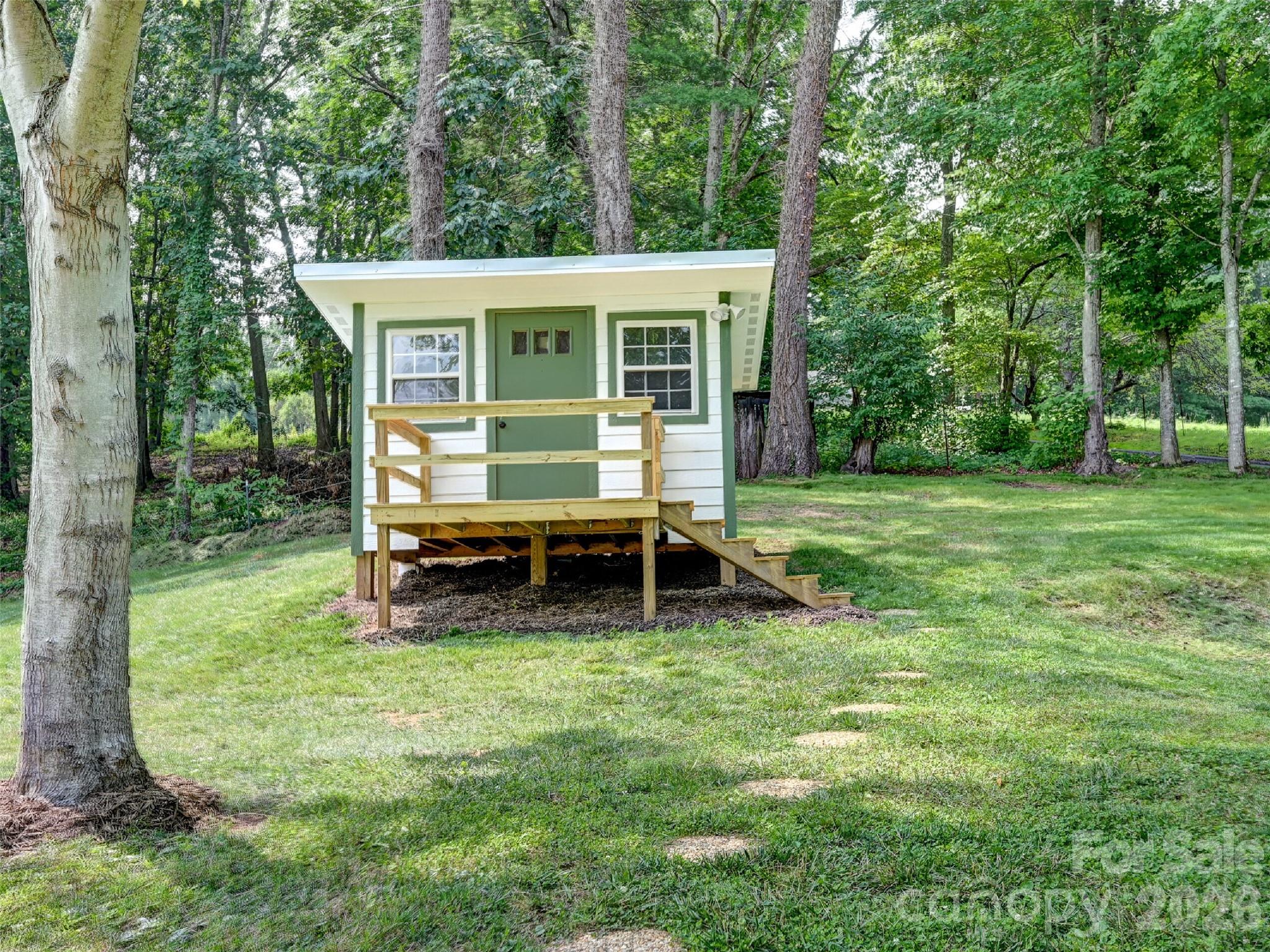 main property photo 40