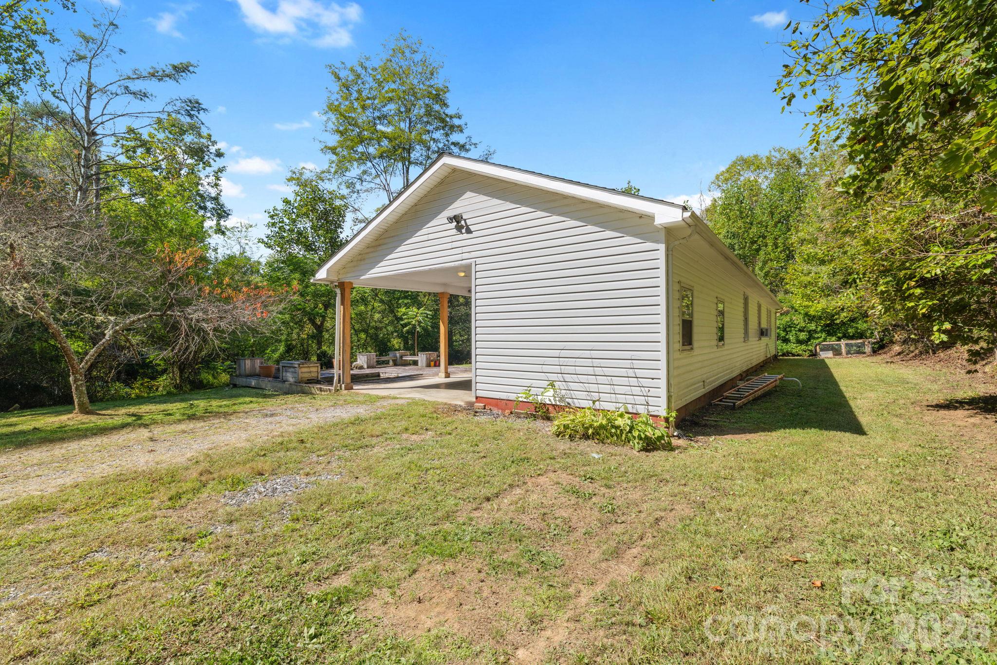 main property photo 27
