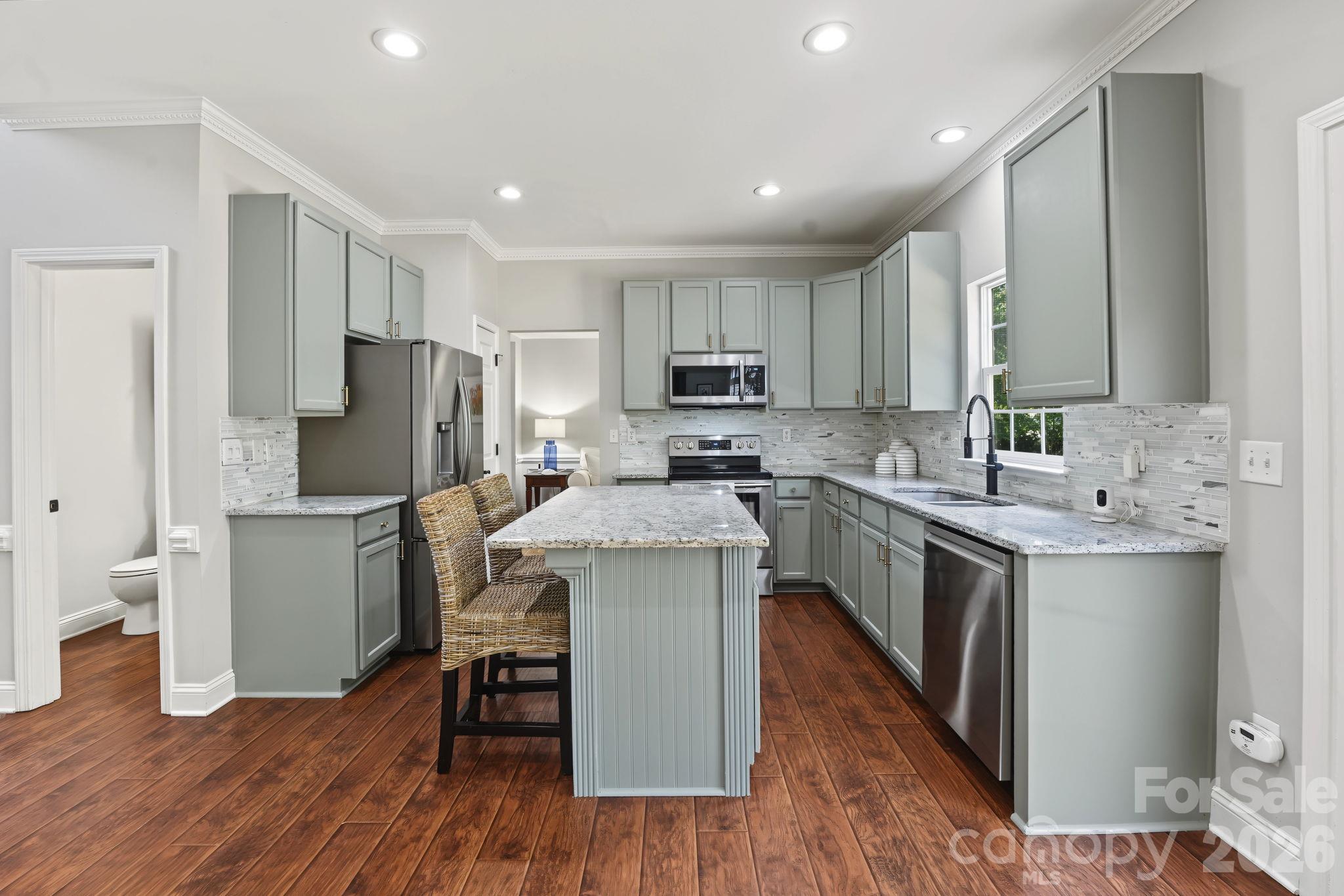 main property photo 15