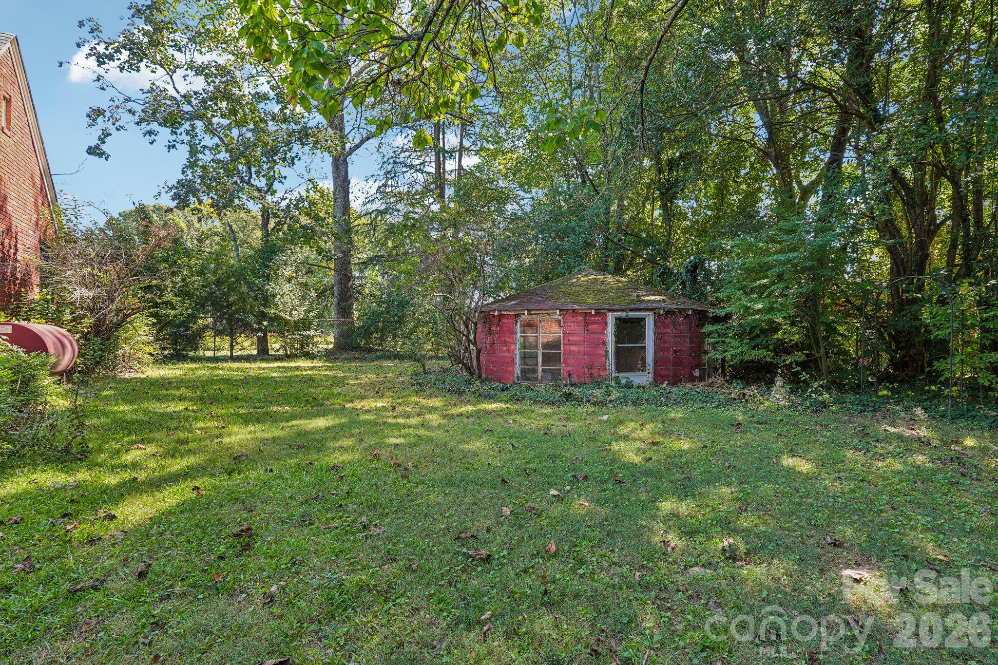 main property photo 33