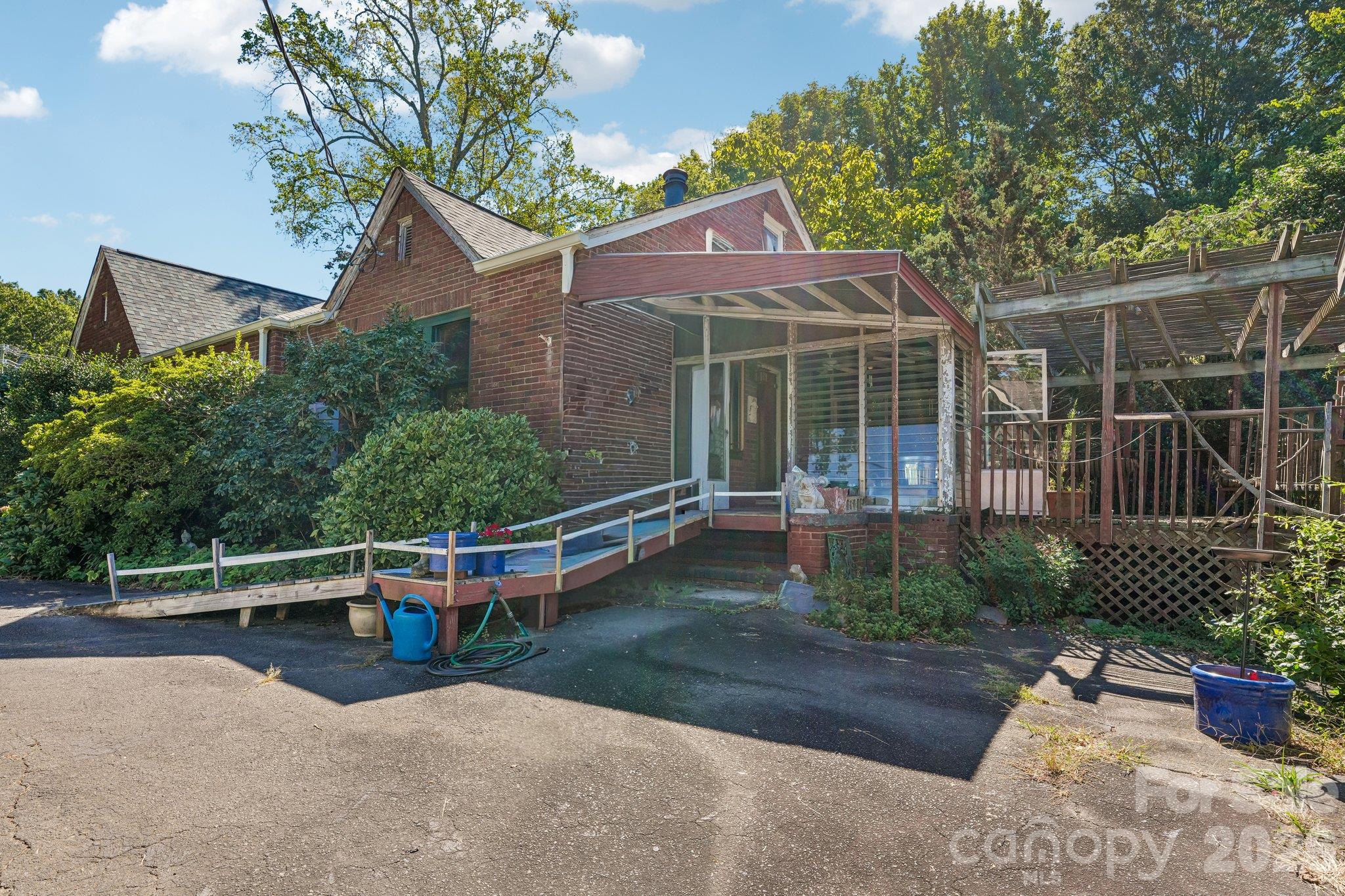main property photo 35