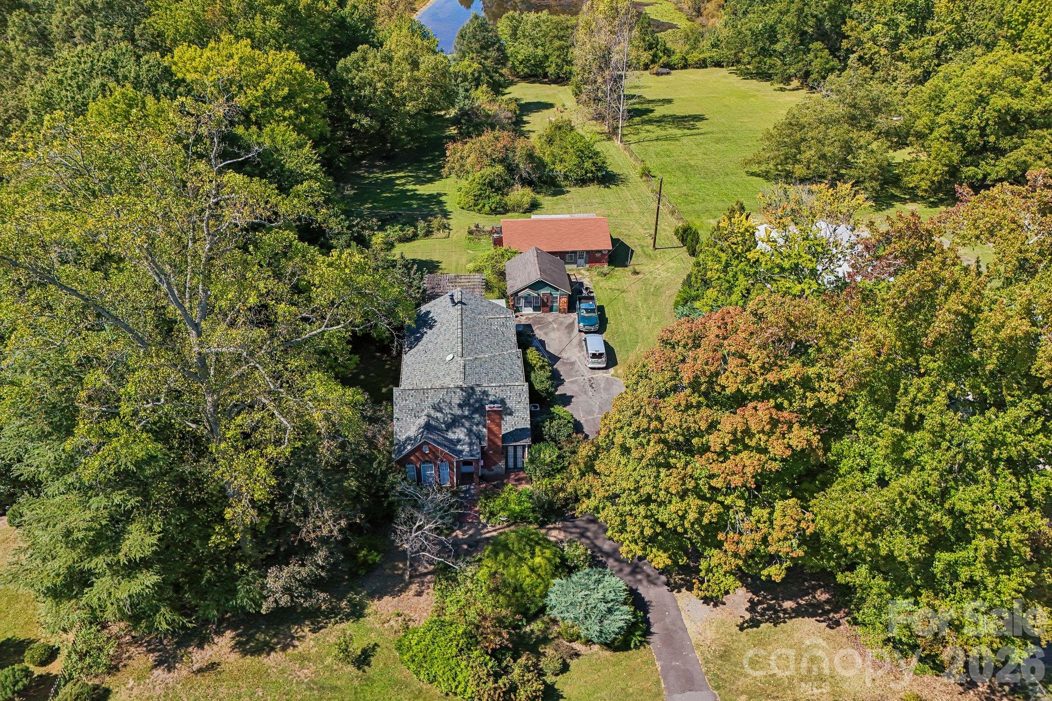 main property photo 40