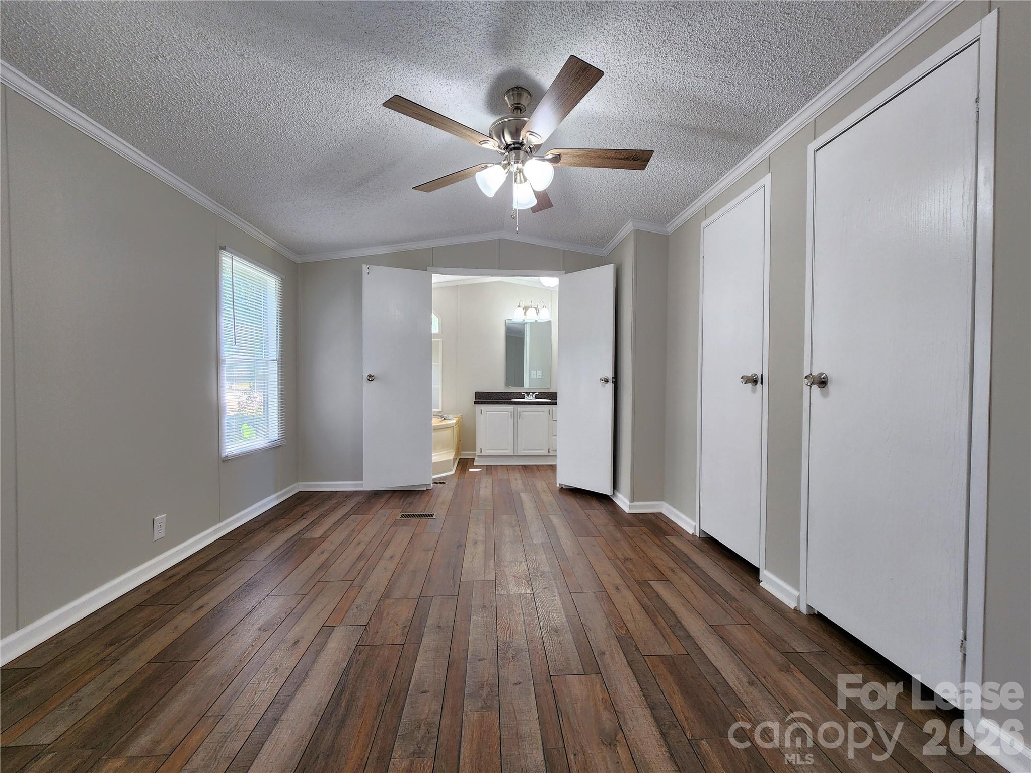 property viewer photo 10