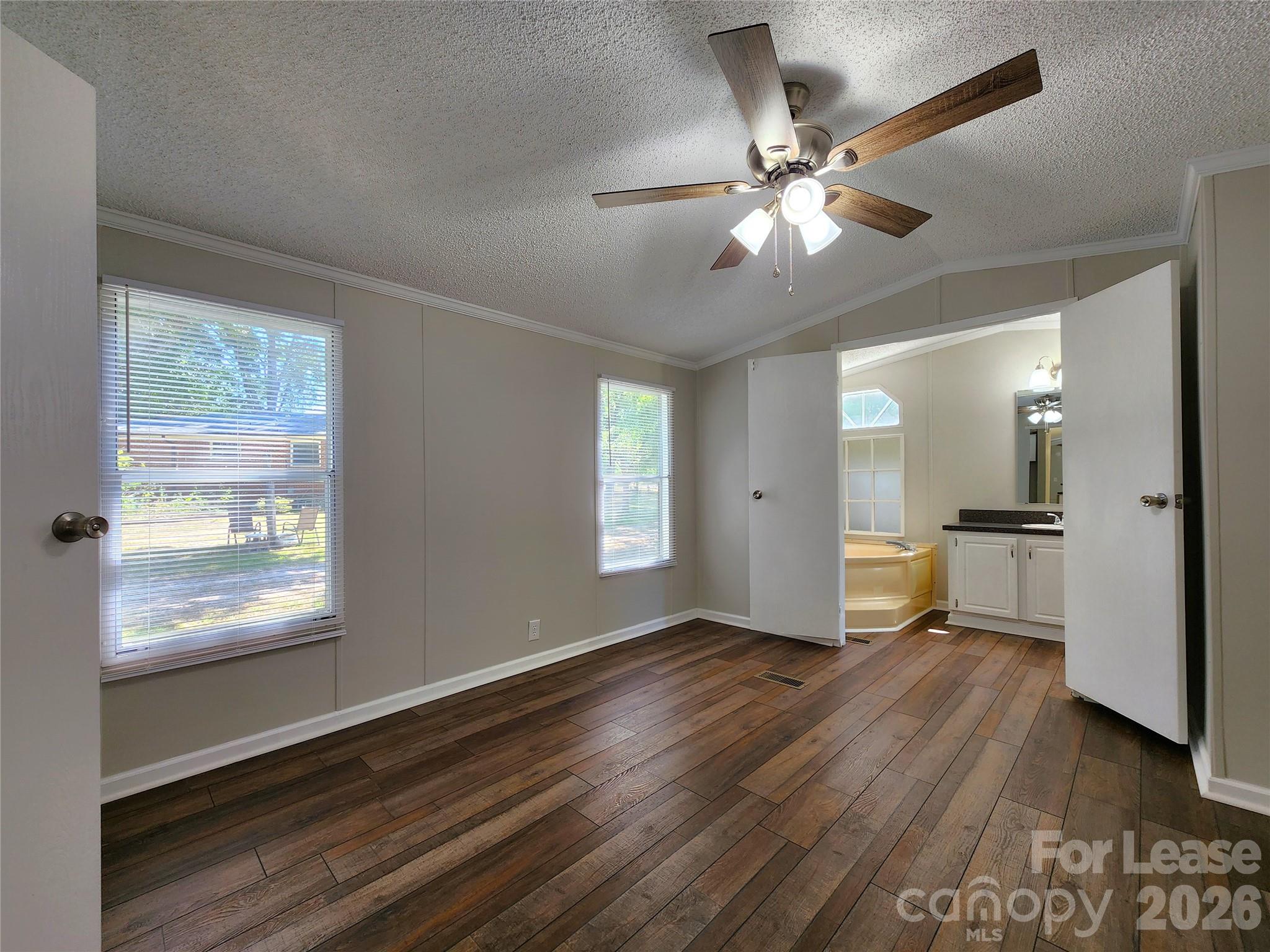 property viewer photo 11