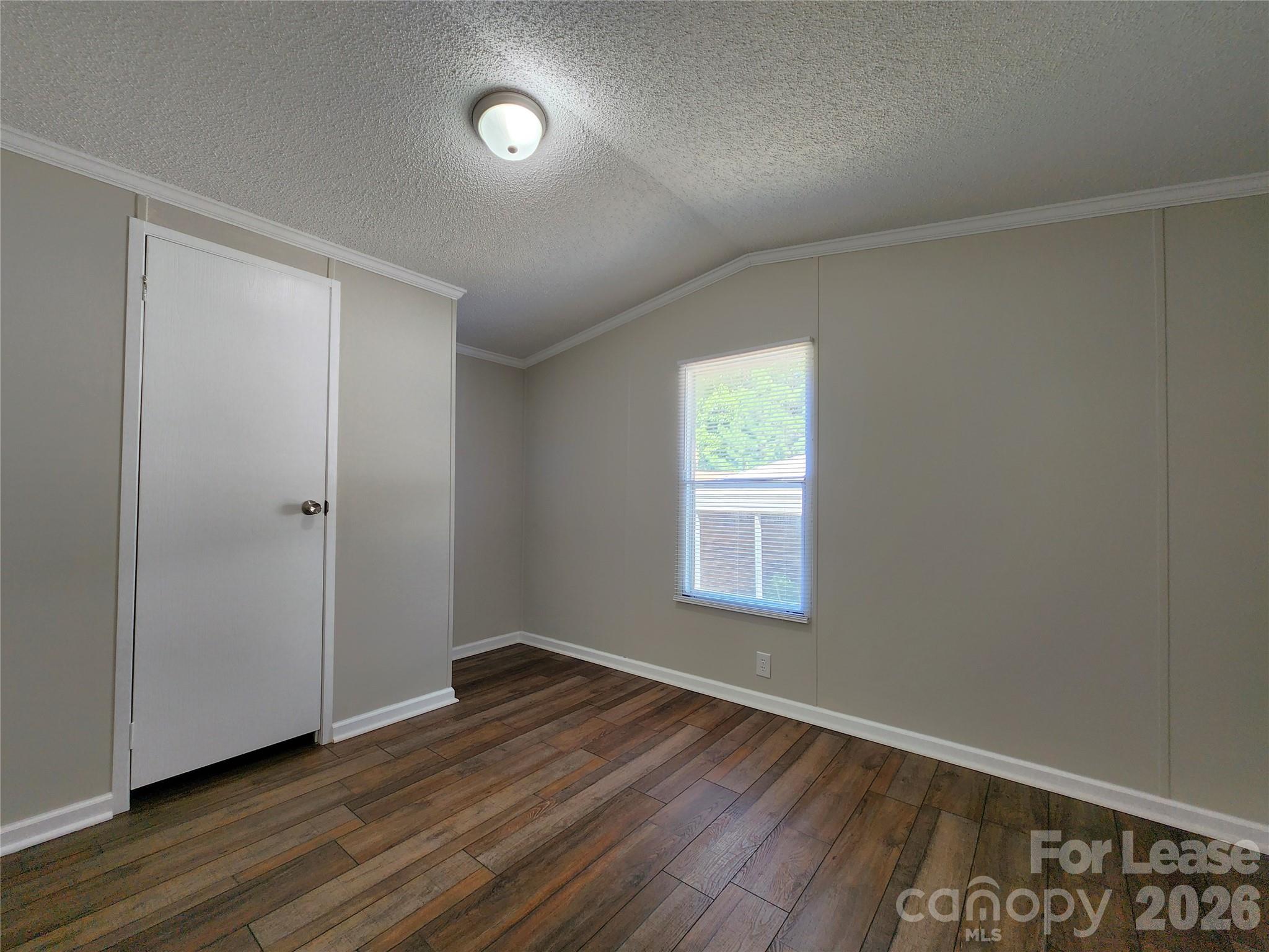 property viewer photo 20