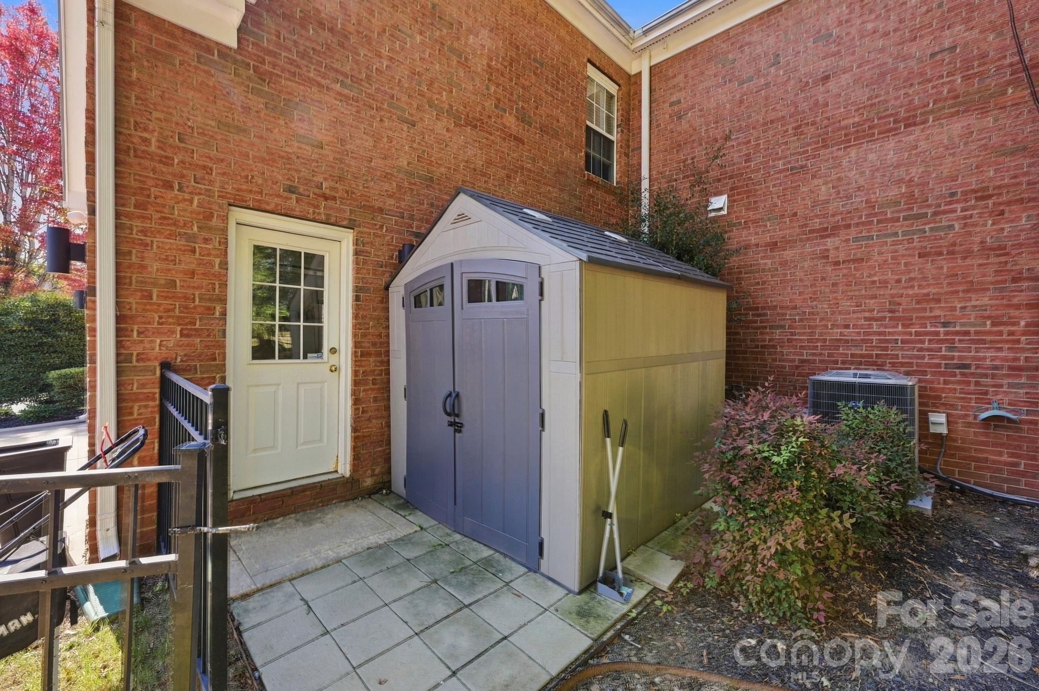 main property photo 43