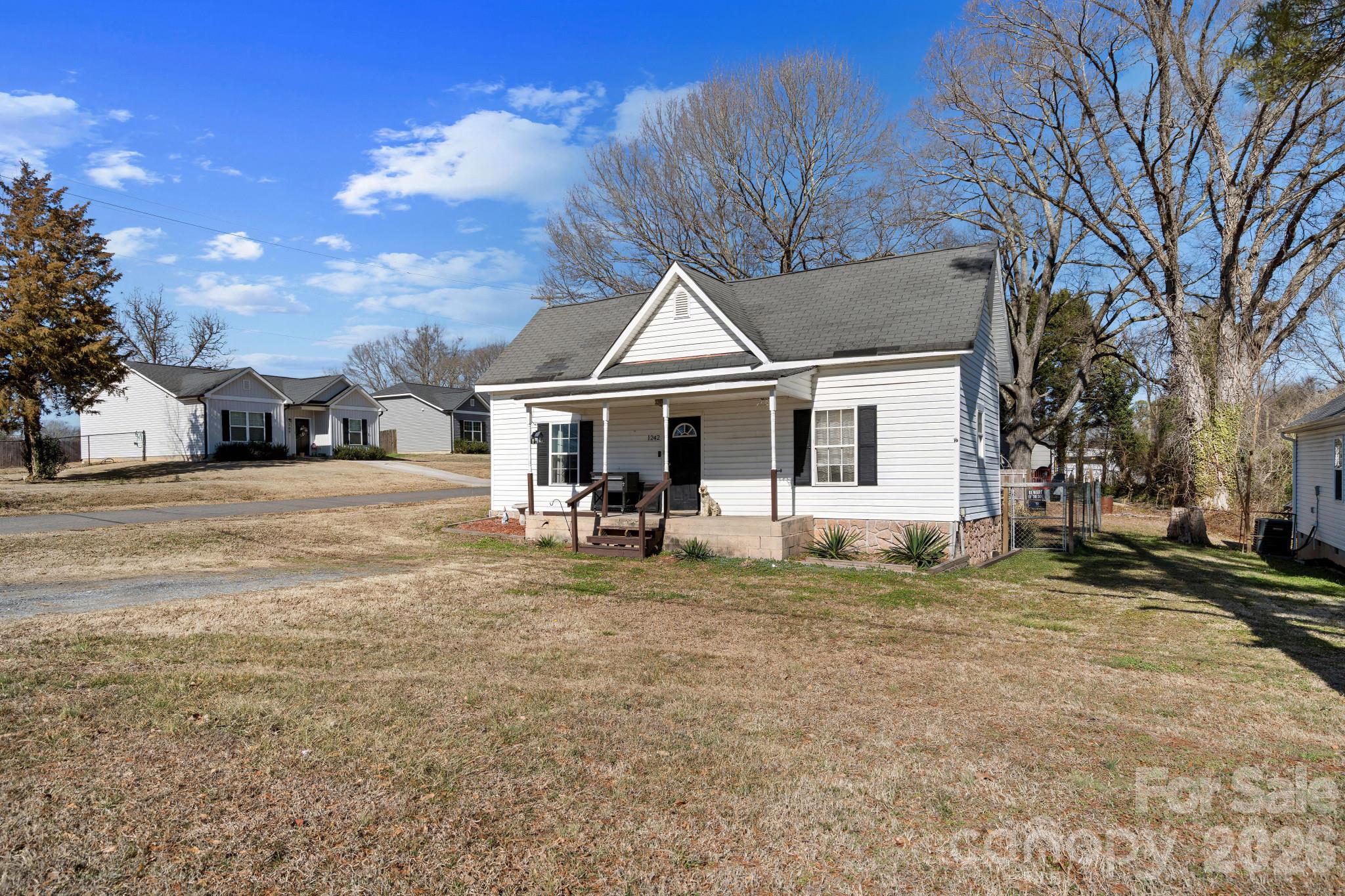 main property photo 0