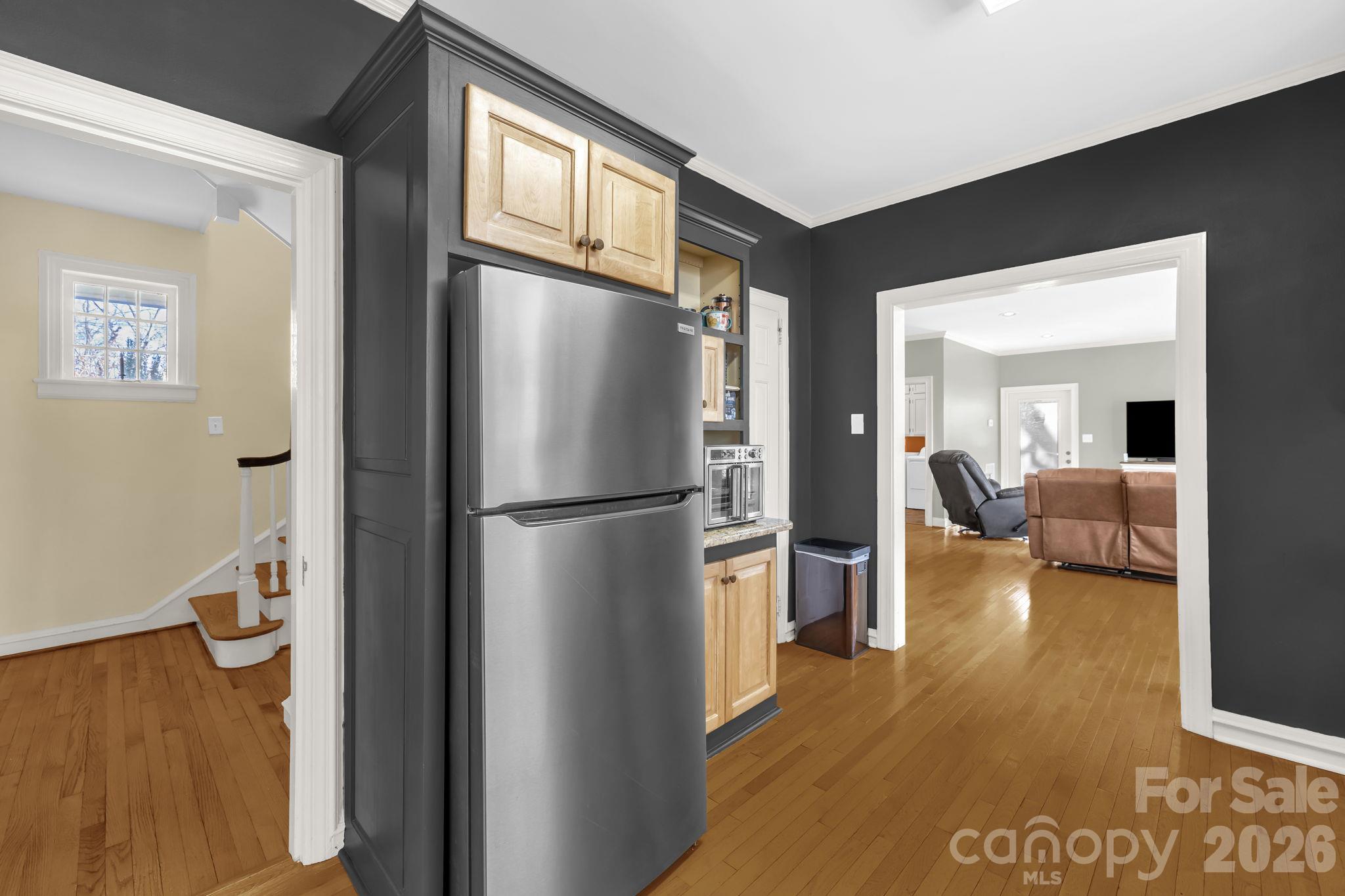 main property photo 13