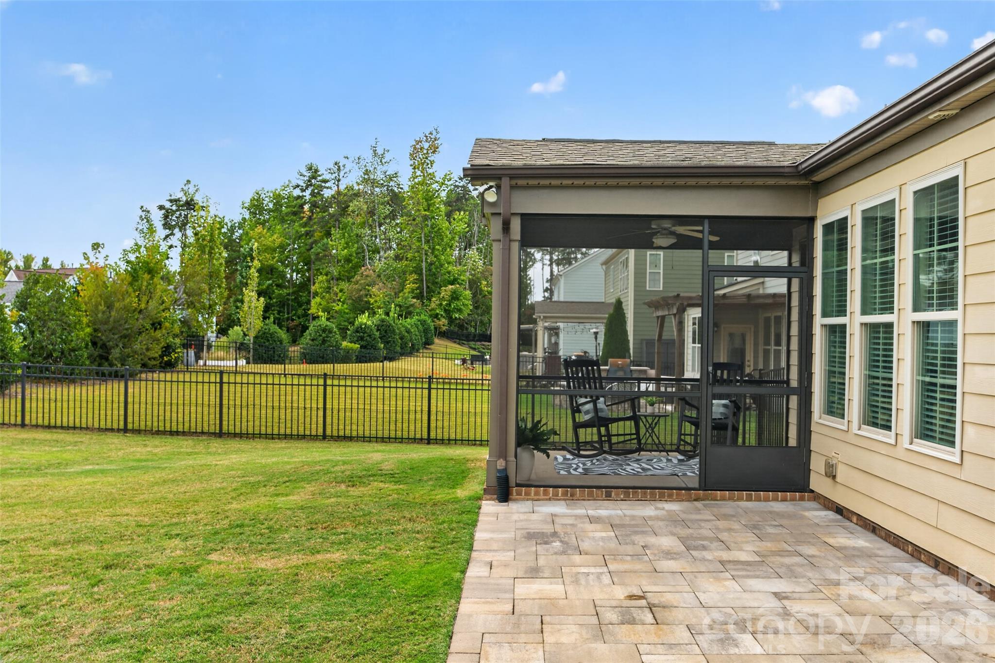 main property photo 39