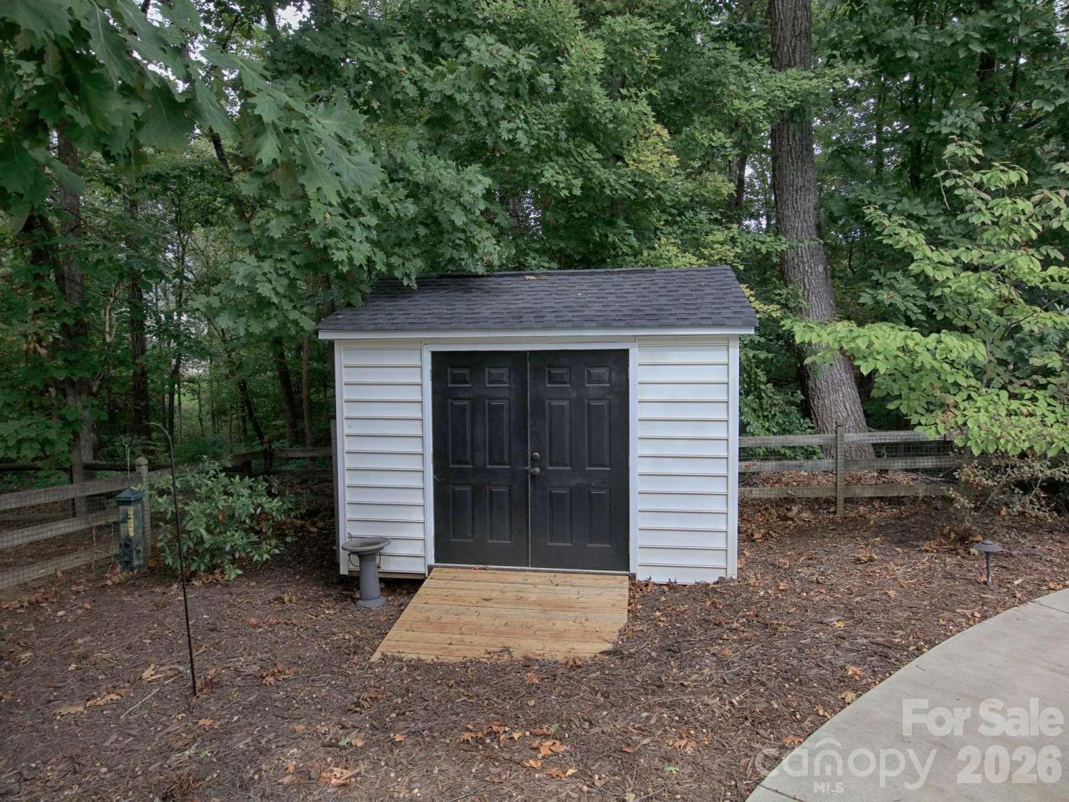 main property photo 35