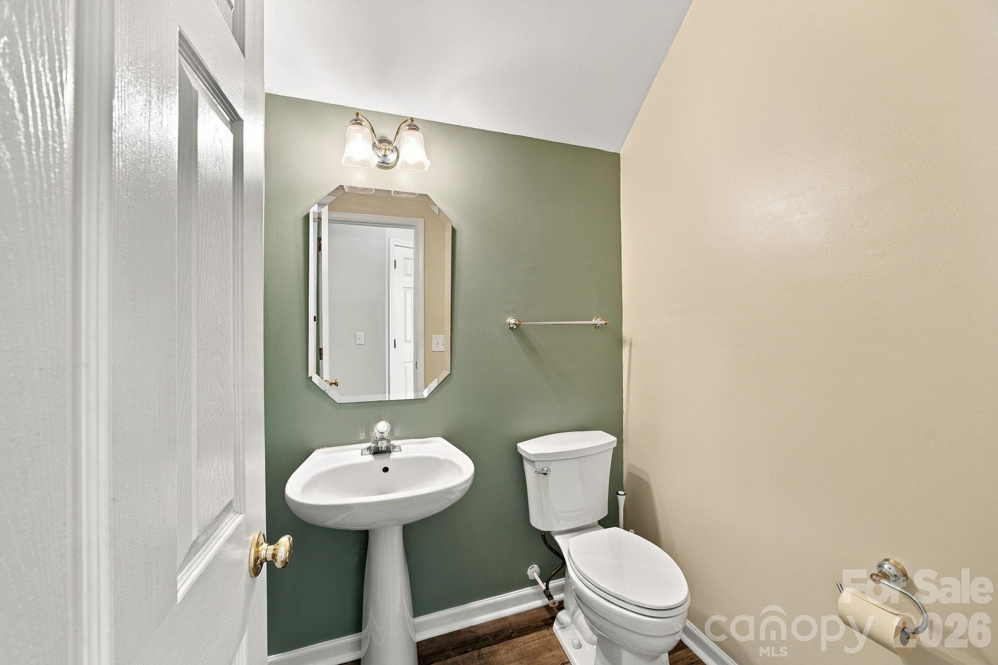 main property photo 8