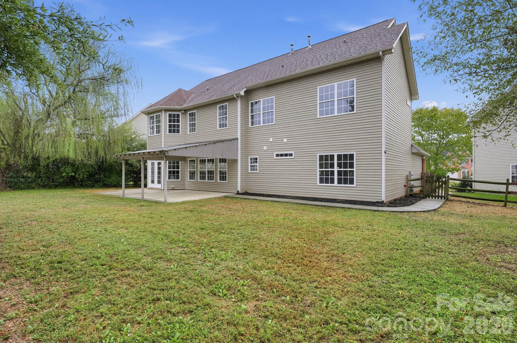 main property photo 28