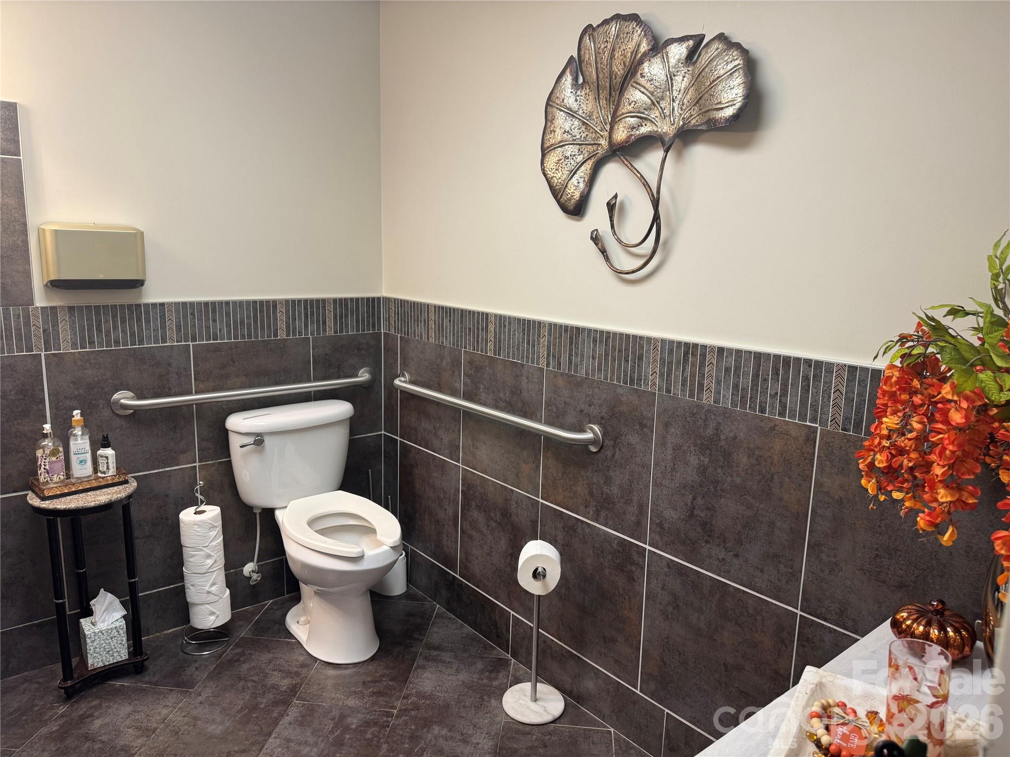 main property photo 9