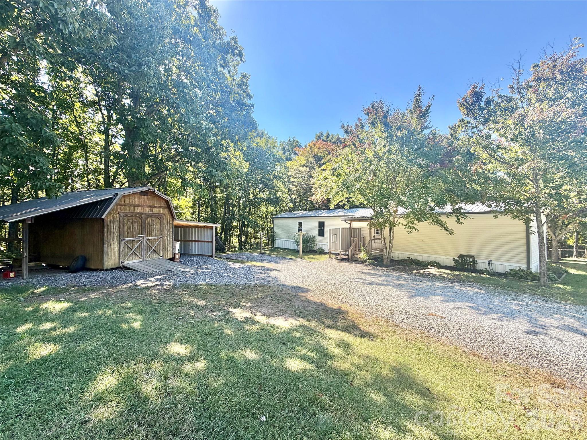 main property photo 28