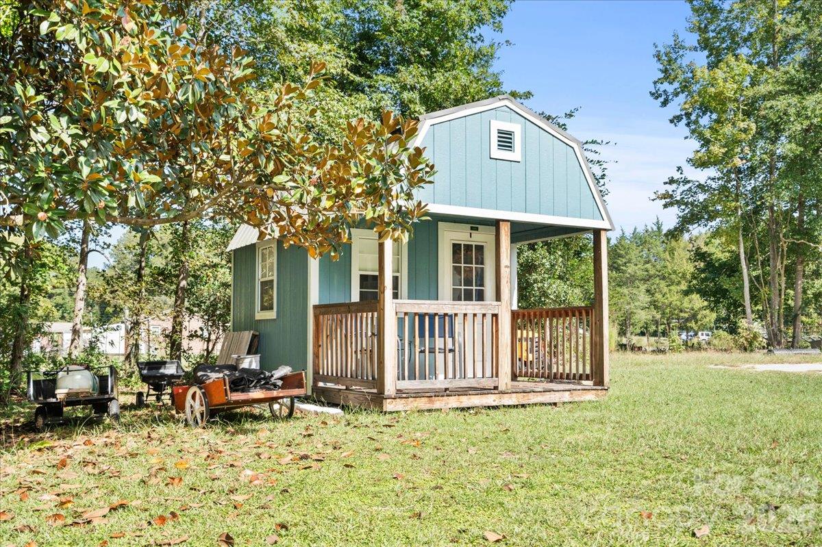 main property photo 37