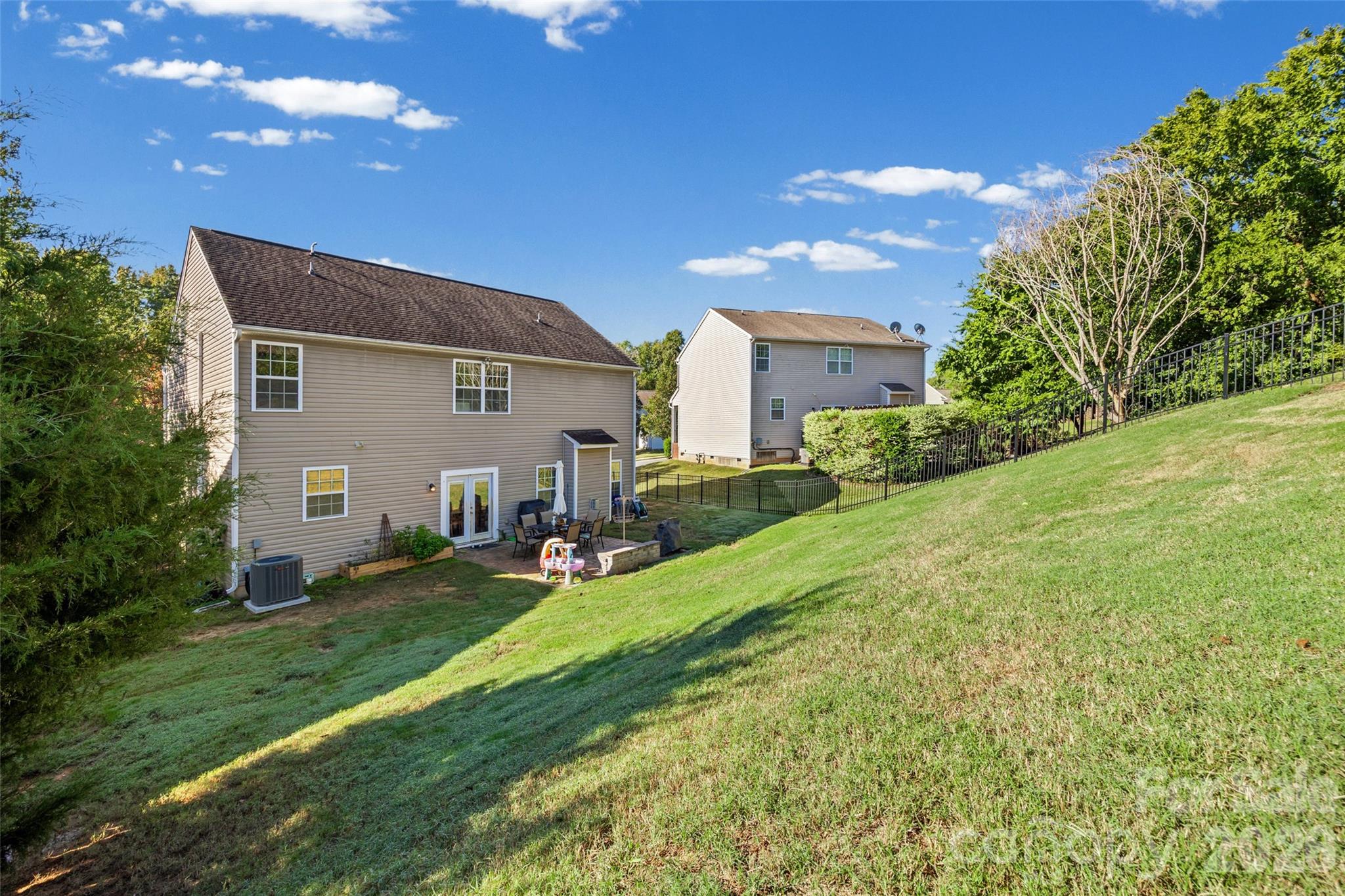 main property photo 24