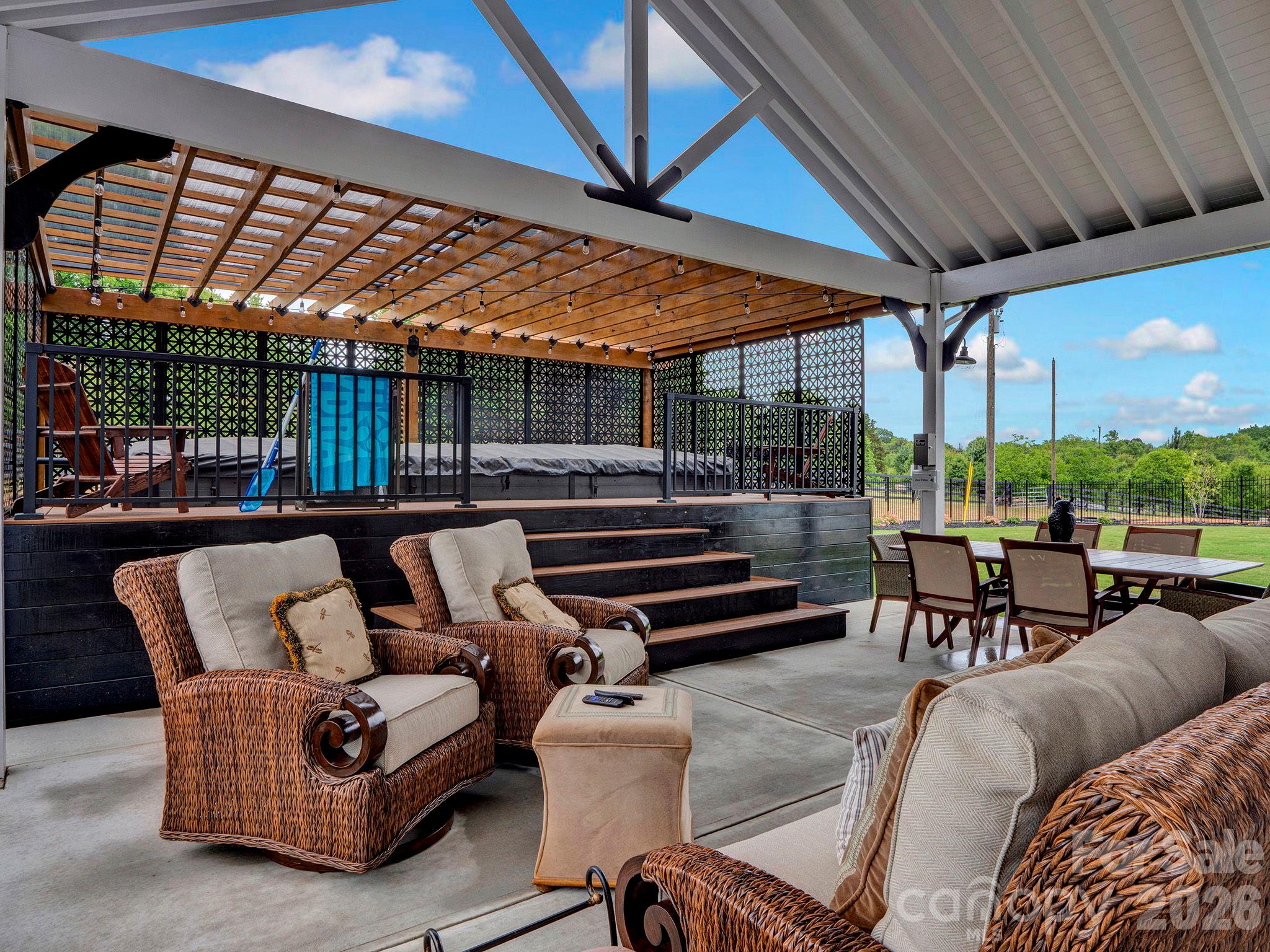 main property photo 40