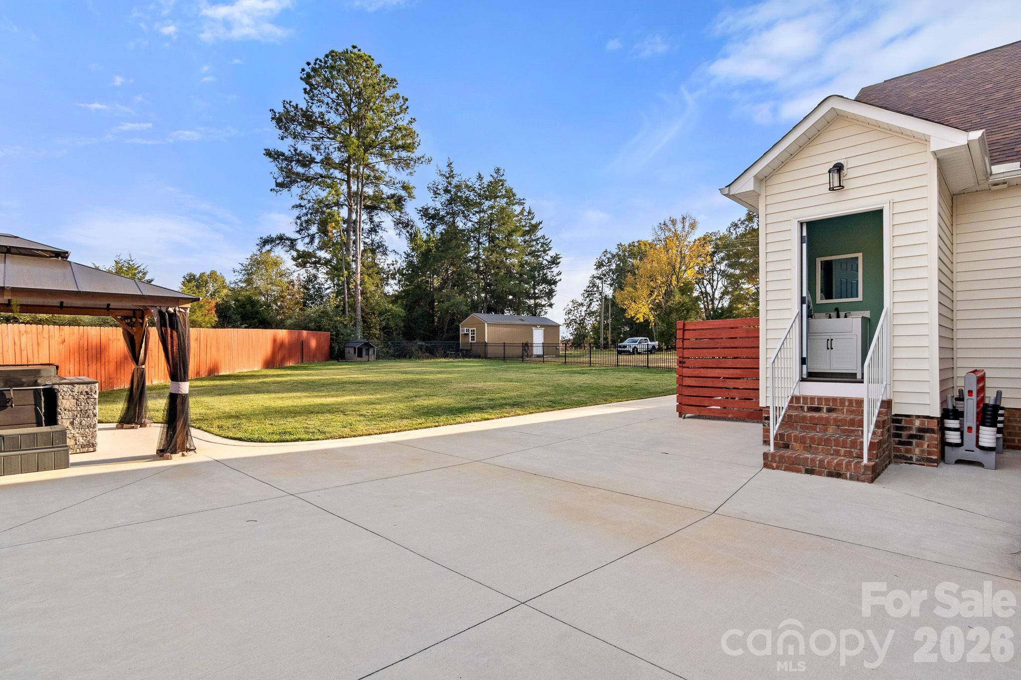 main property photo 35