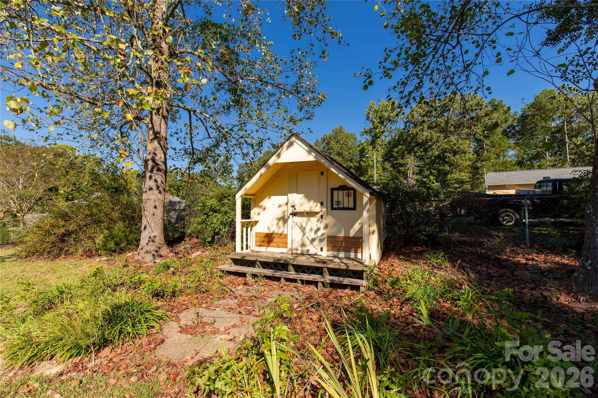 main property photo 32