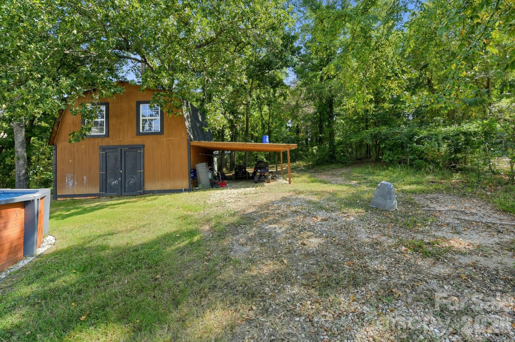 main property photo 19