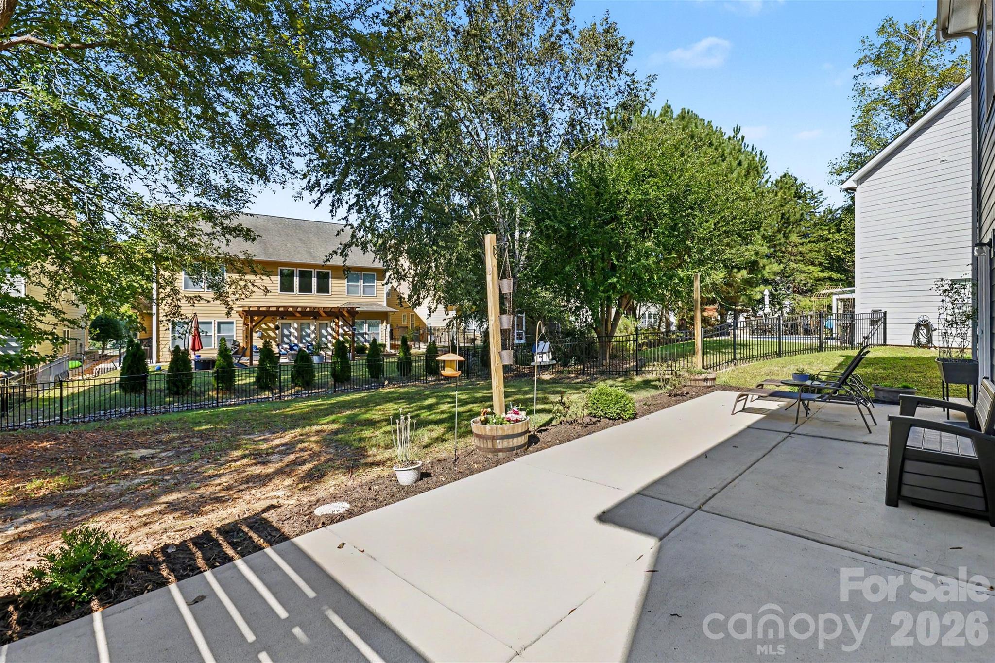 main property photo 32