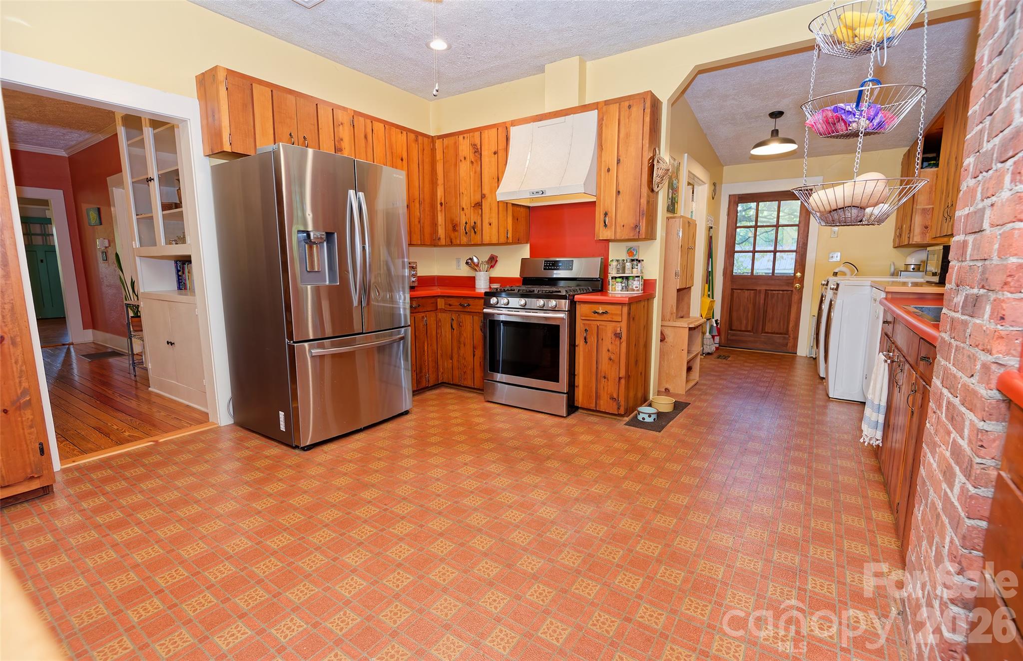 main property photo 14