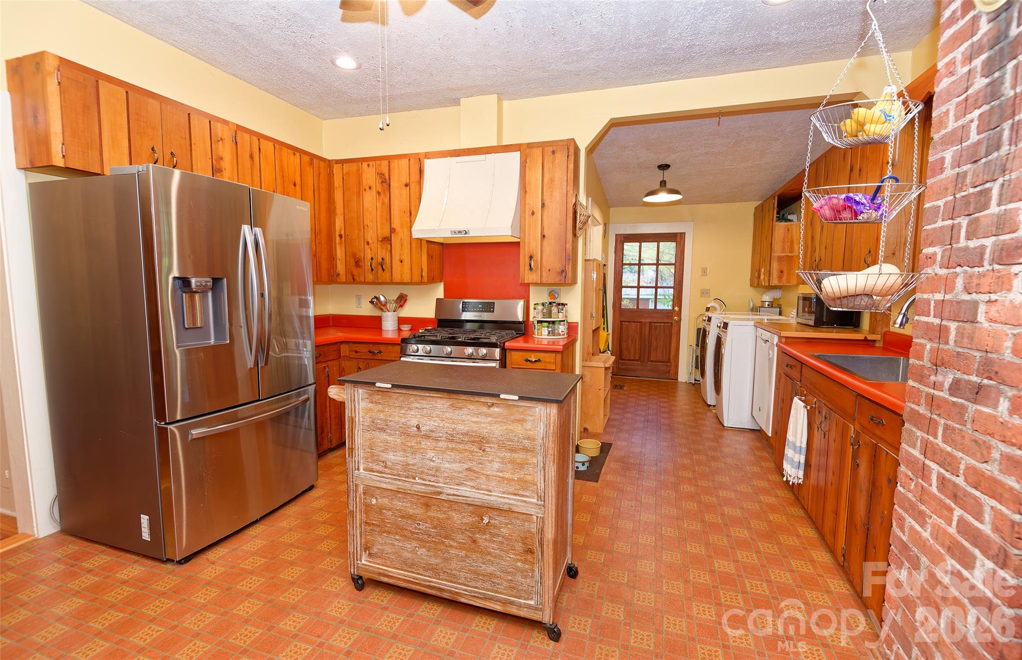 main property photo 17