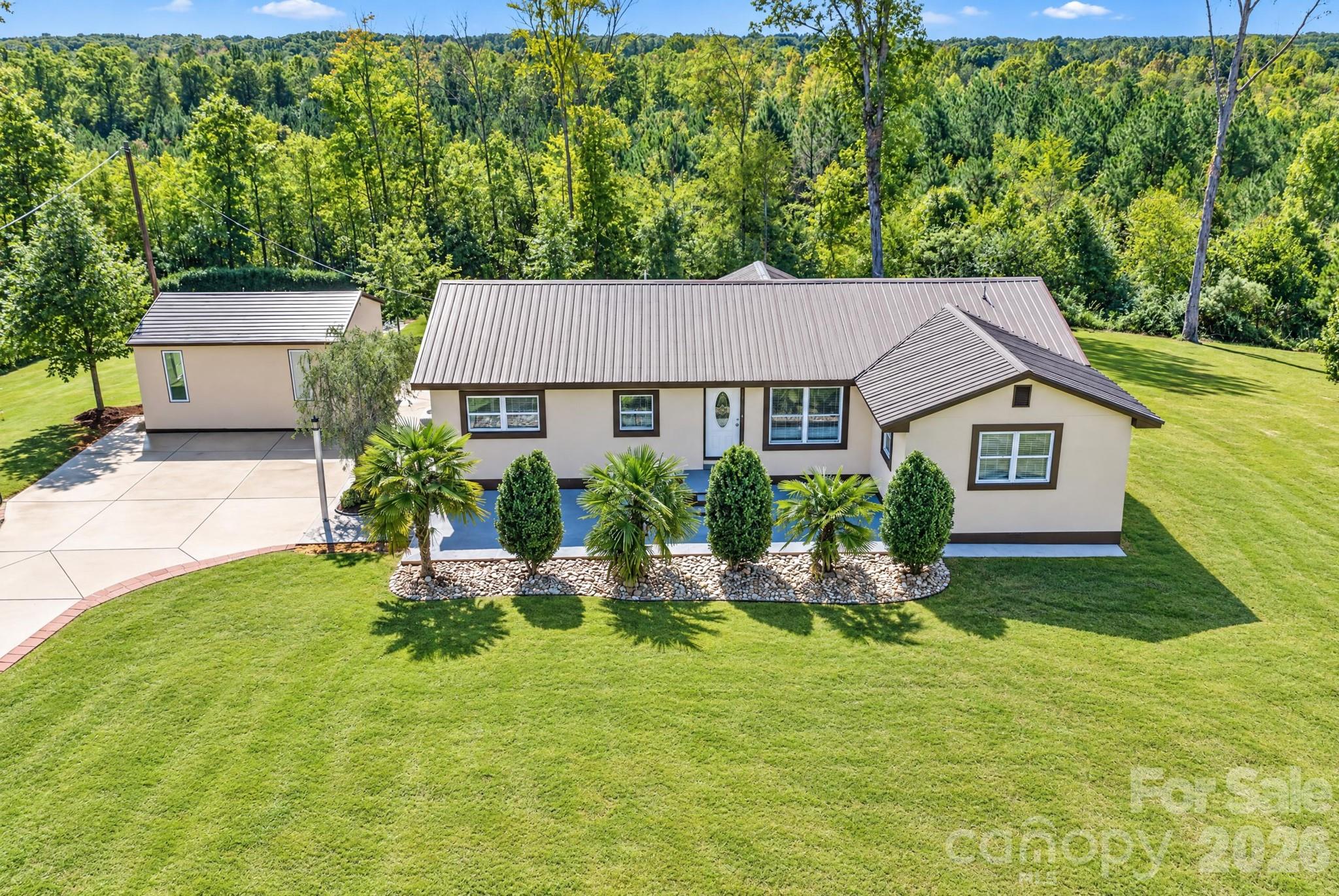 main property photo 40